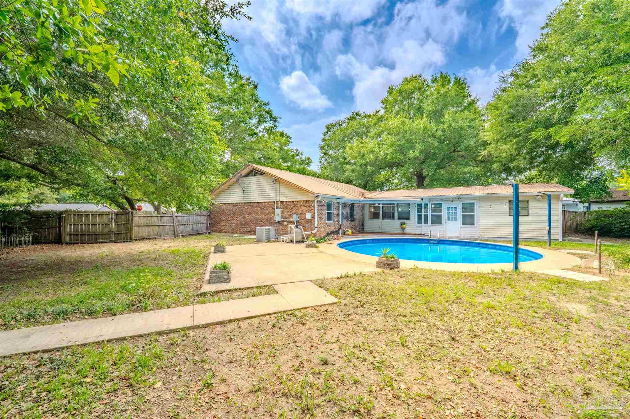 5800 Wickford Ln