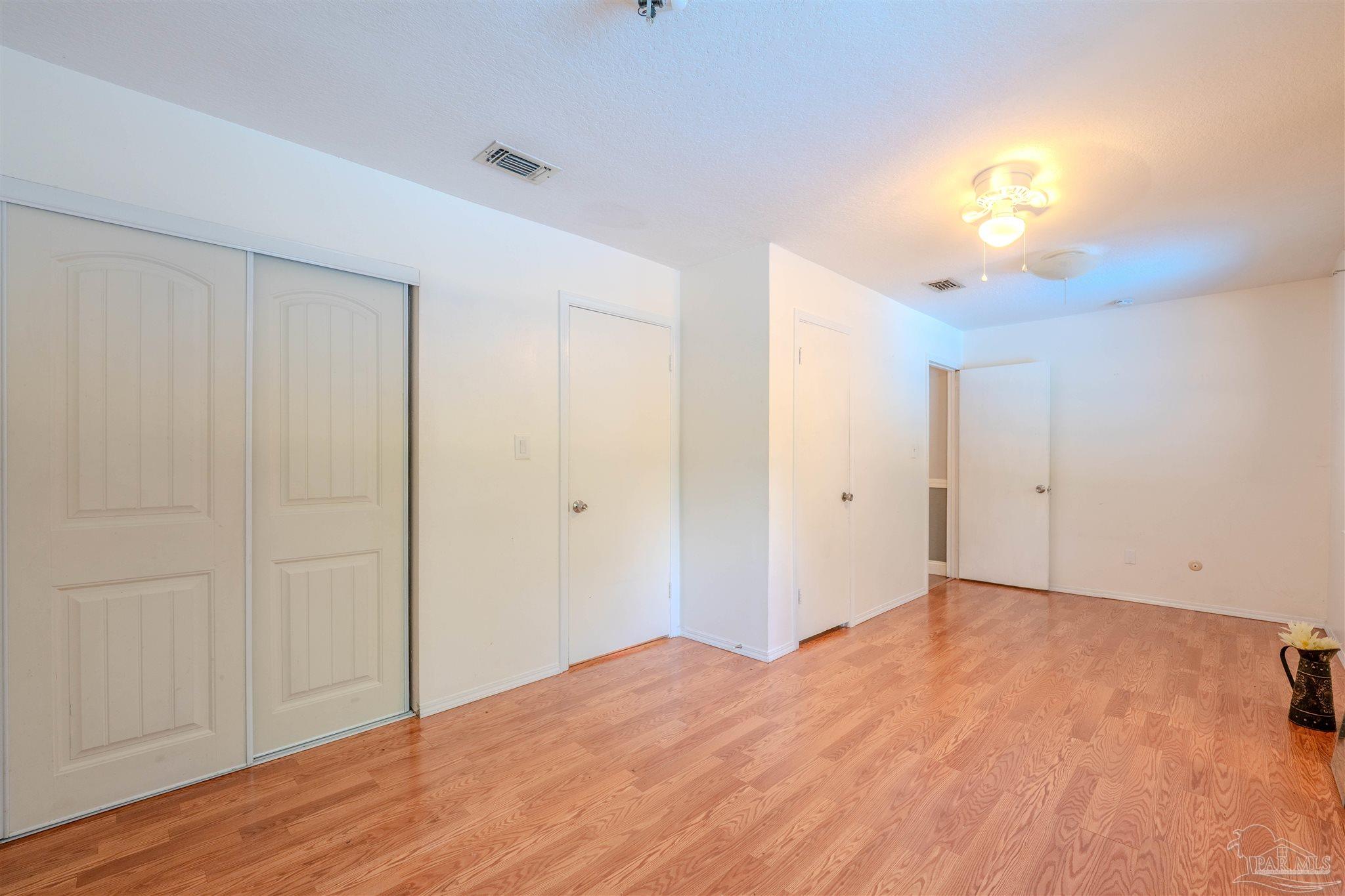 5800 Wickford Ln