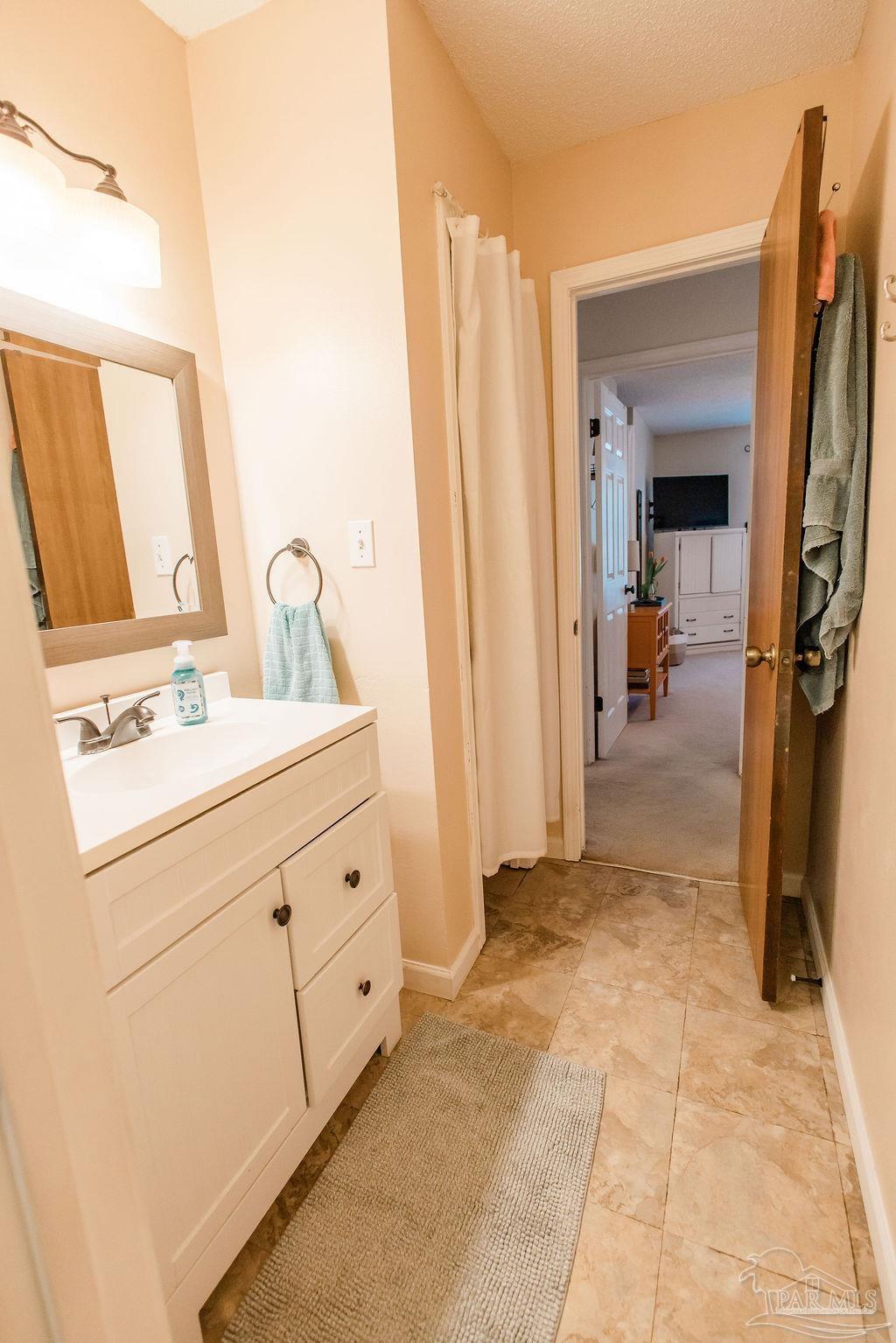 2266 Country Place Cir