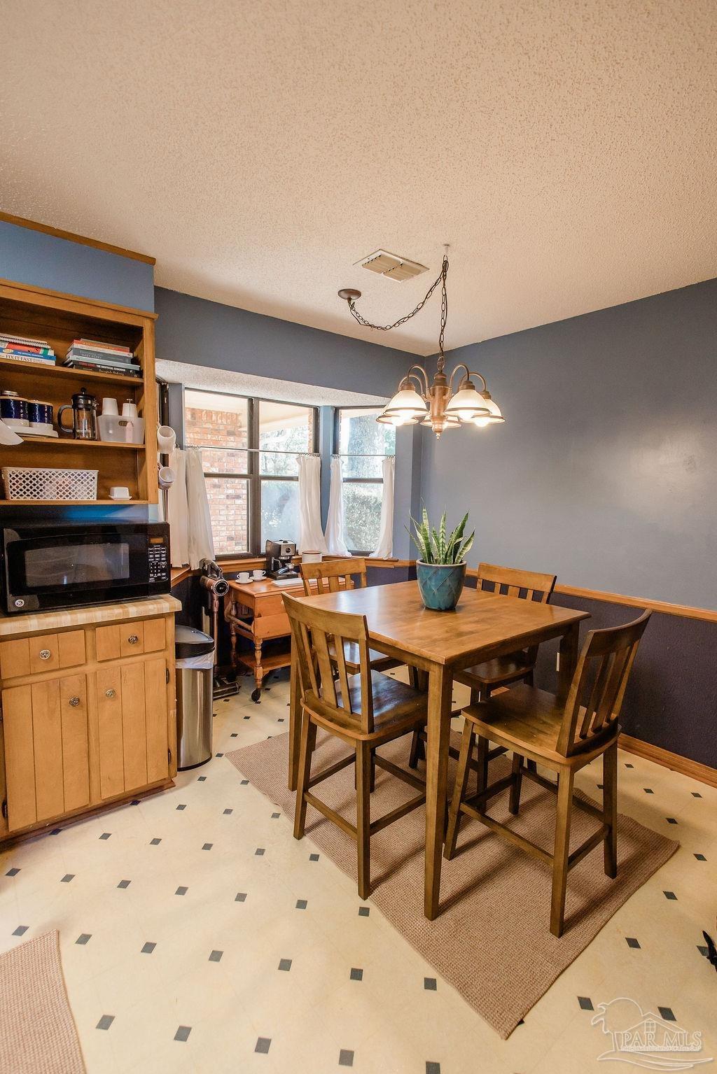 2266 Country Place Cir