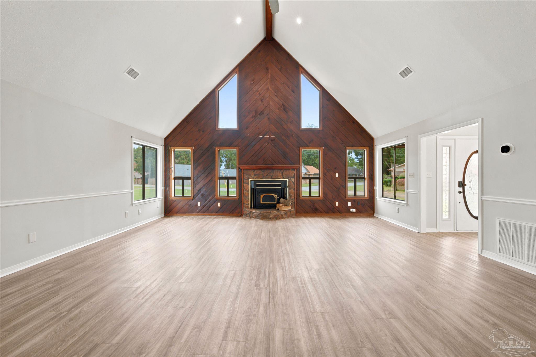 6813 Cedar Ridge Dr