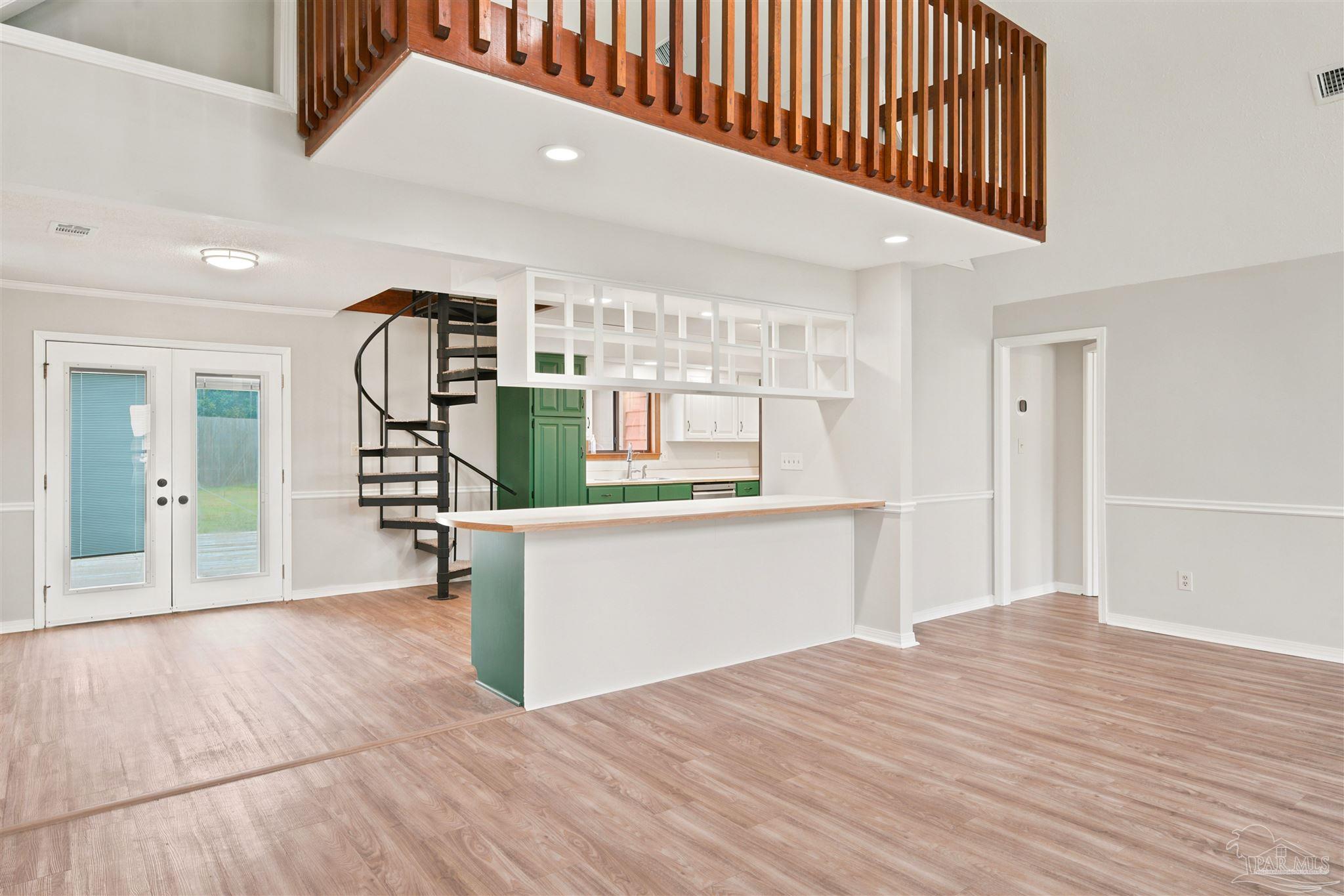 6813 Cedar Ridge Dr