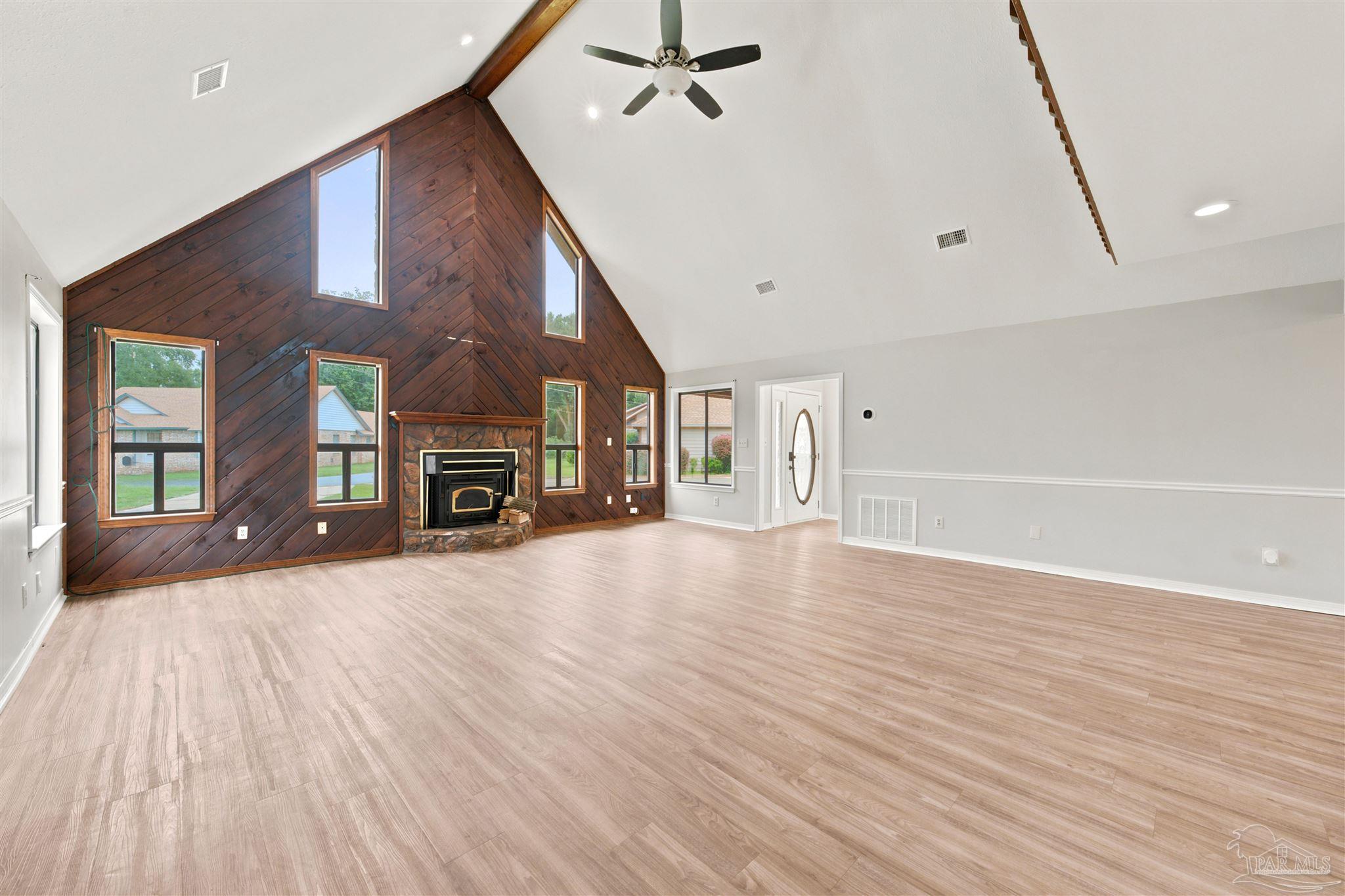 6813 Cedar Ridge Dr