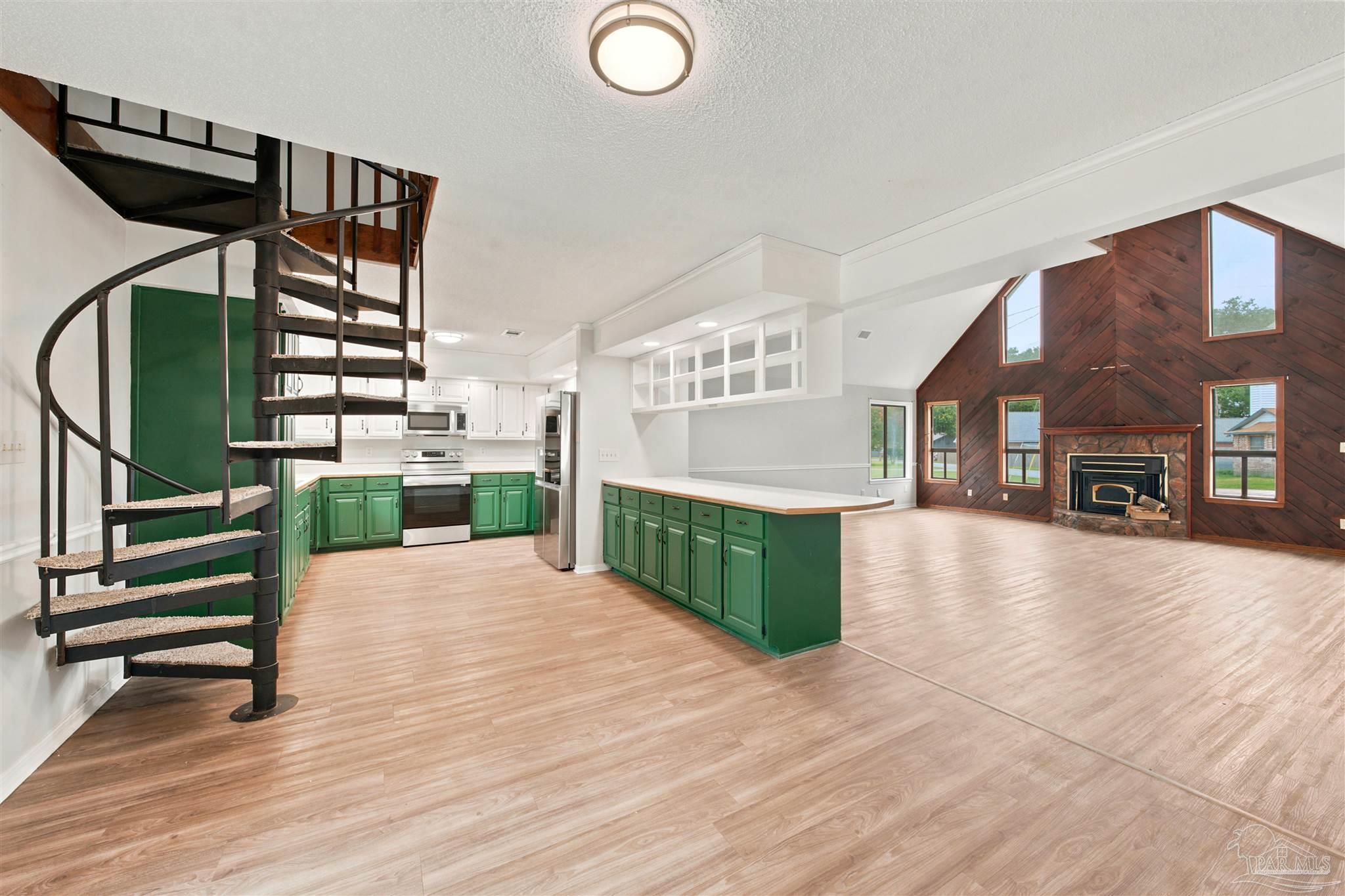6813 Cedar Ridge Dr