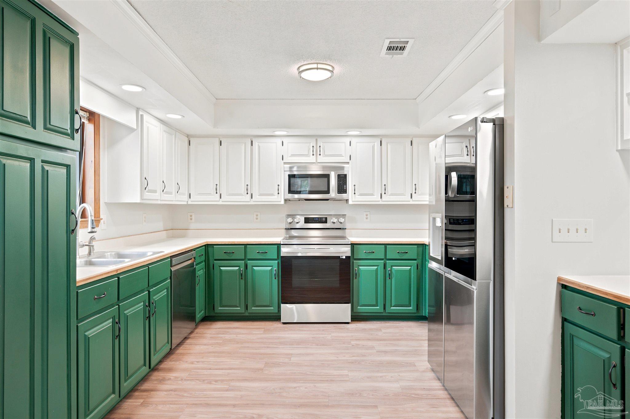 6813 Cedar Ridge Dr