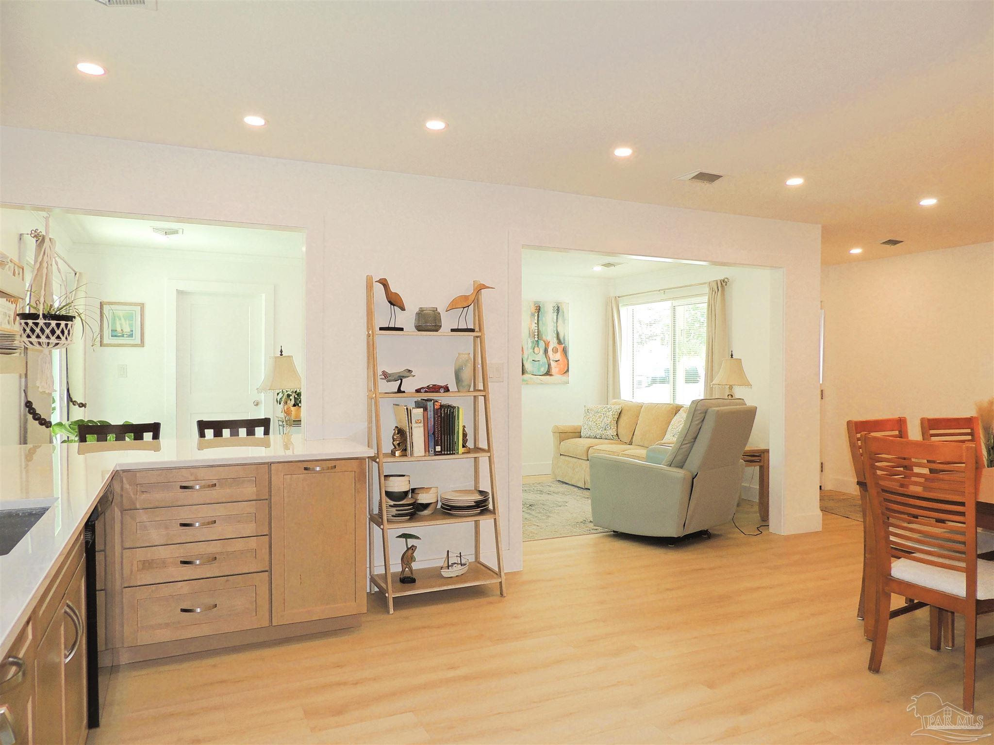 4050 Lynn Ora Dr