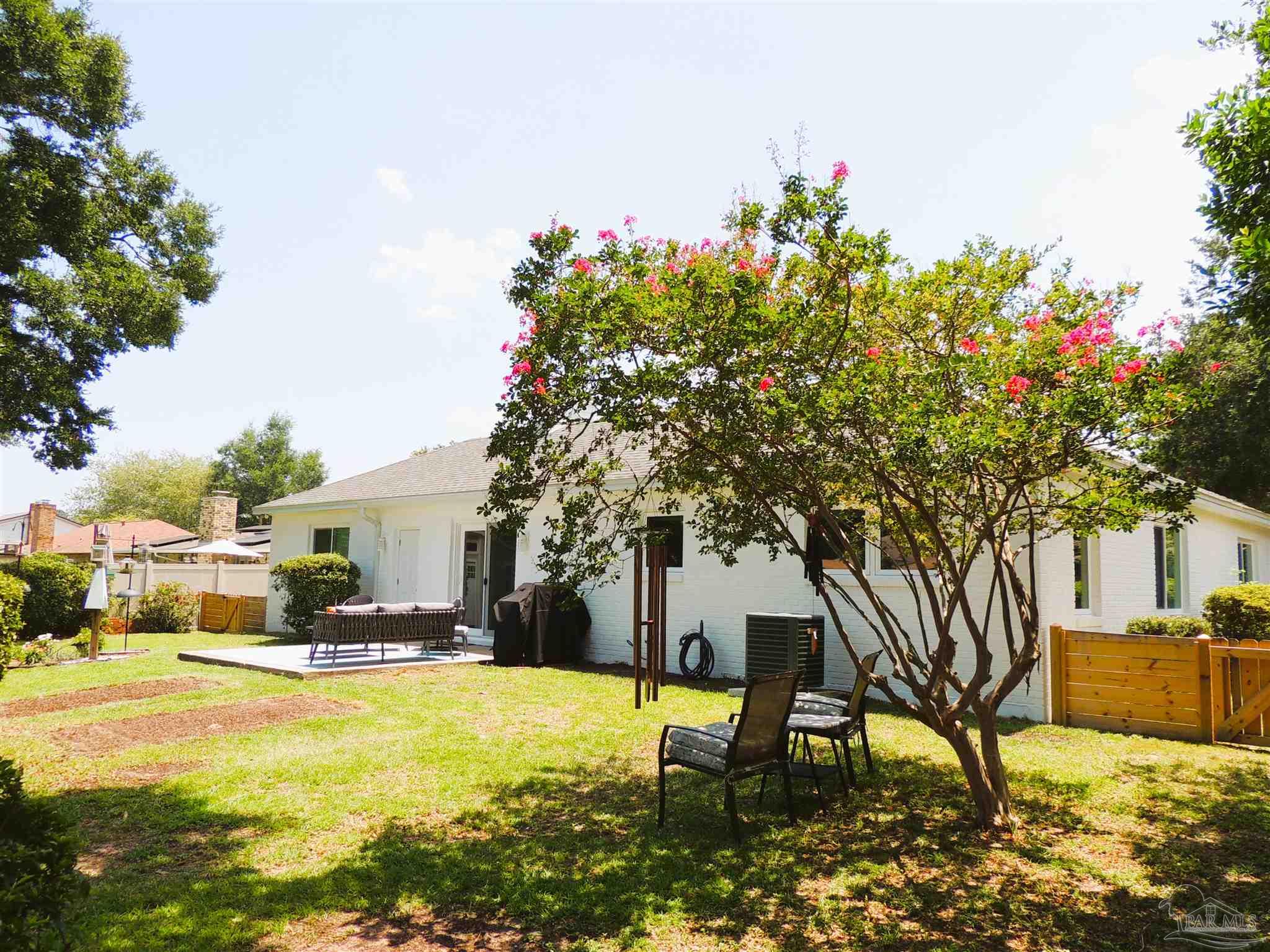 4050 Lynn Ora Dr