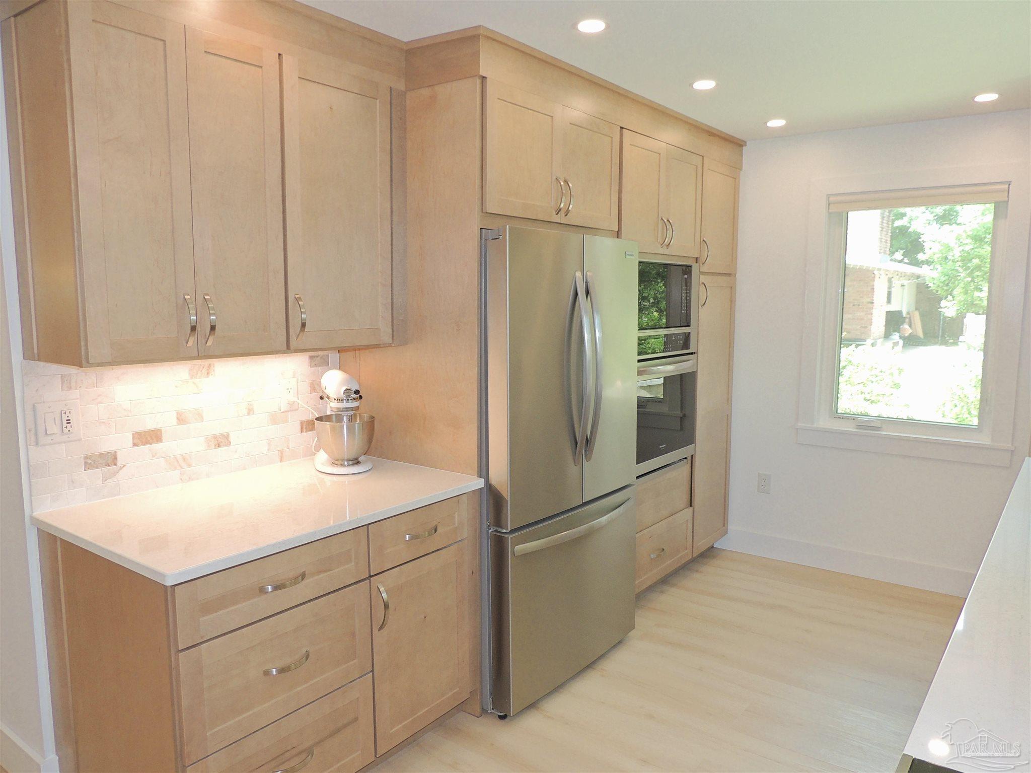 4050 Lynn Ora Dr