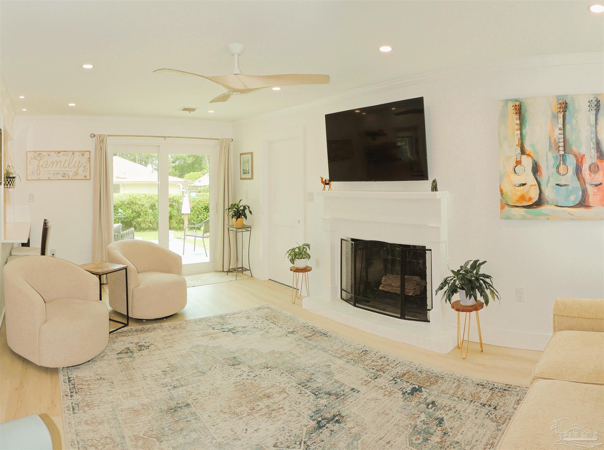 4050 Lynn Ora Dr