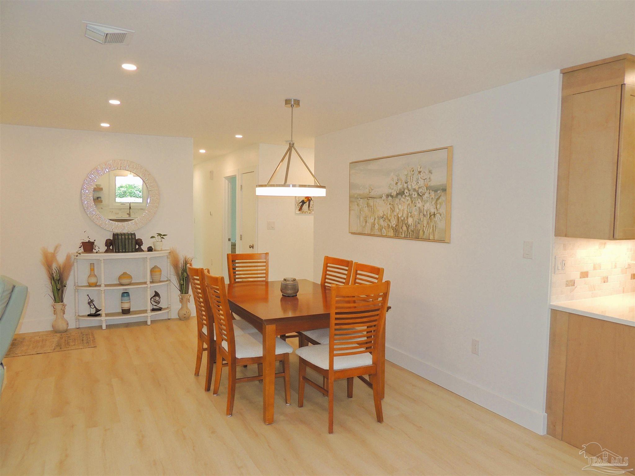 4050 Lynn Ora Dr