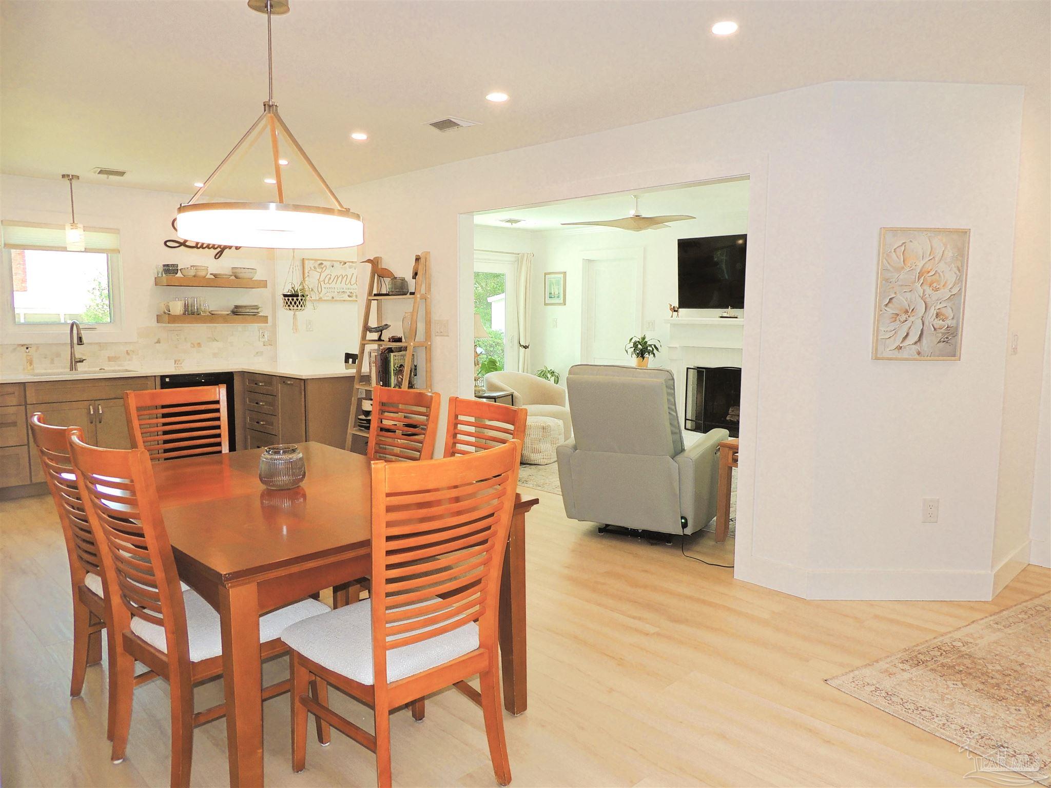 4050 Lynn Ora Dr