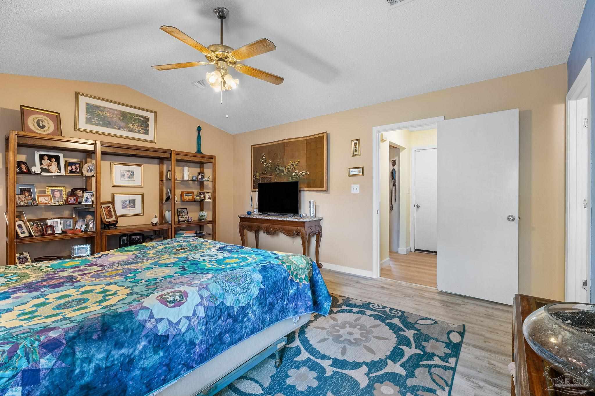 1305 Little Creek Cir