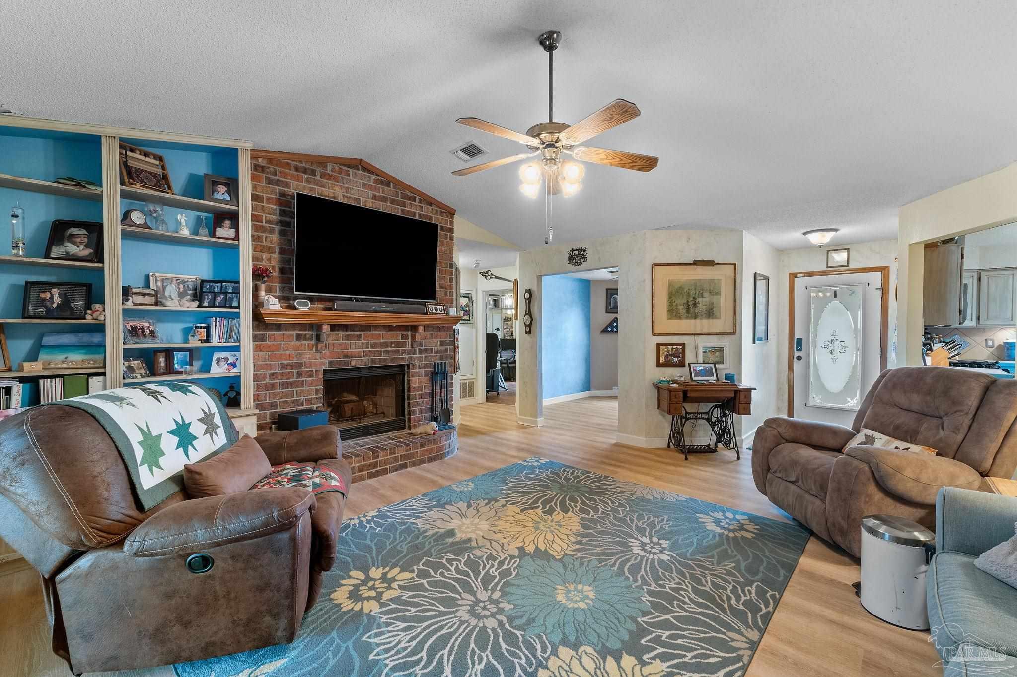 1305 Little Creek Cir