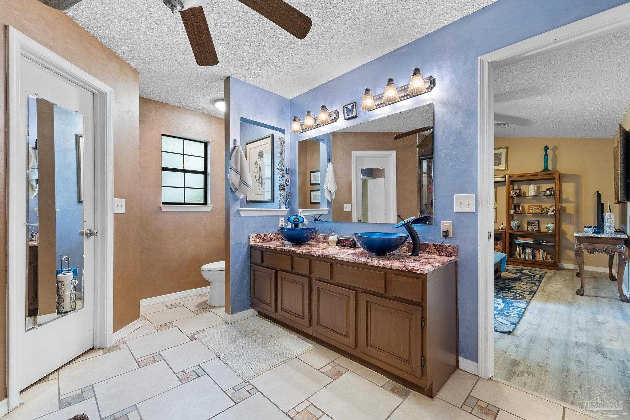 1305 Little Creek Cir