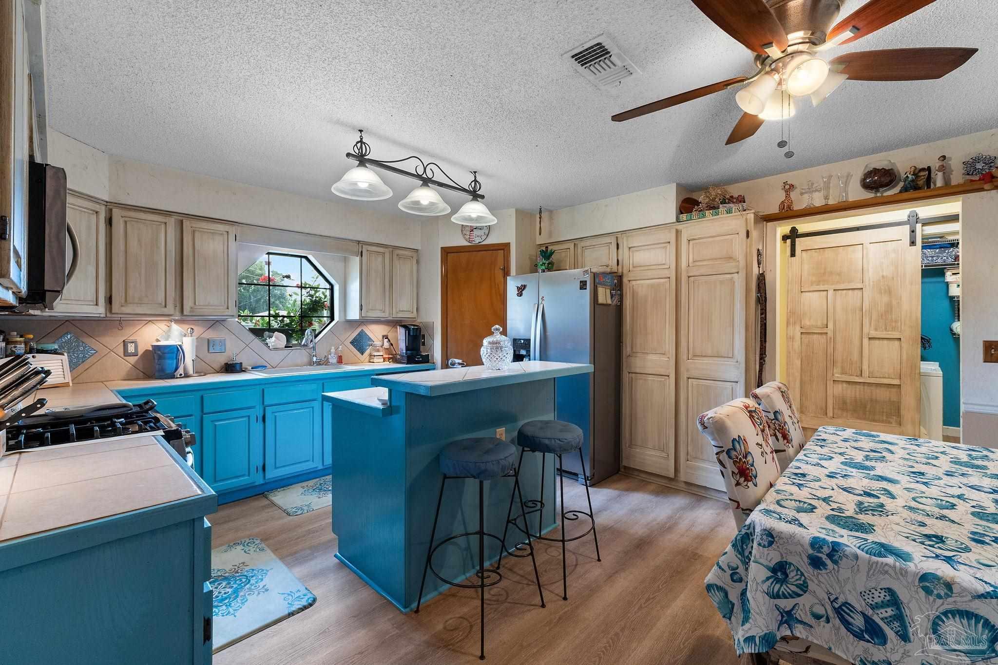 1305 Little Creek Cir