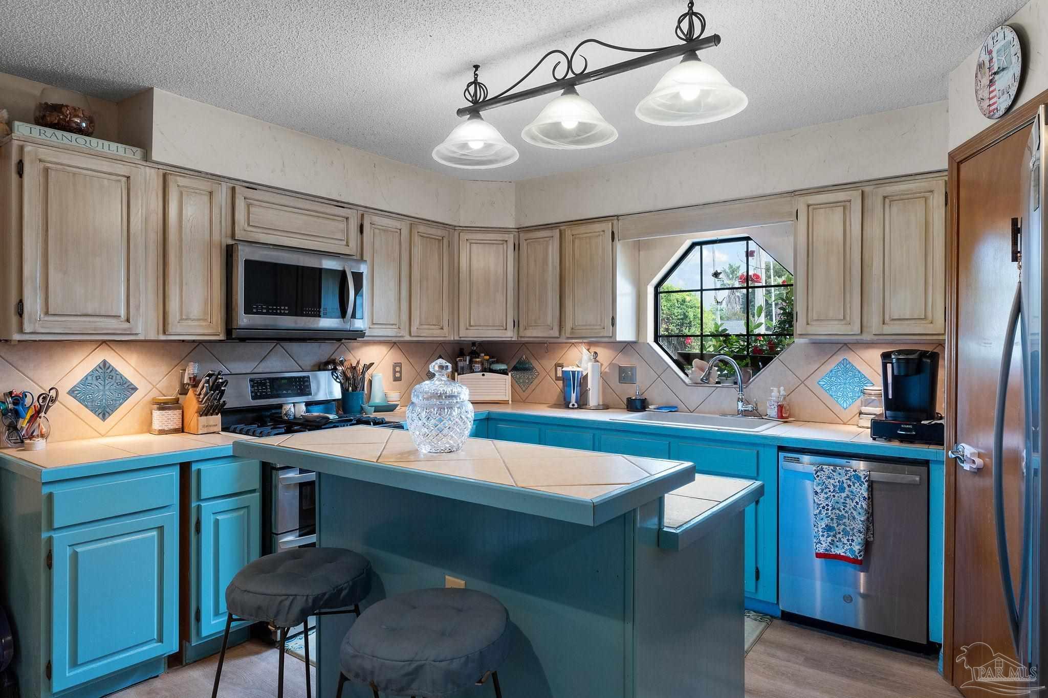 1305 Little Creek Cir