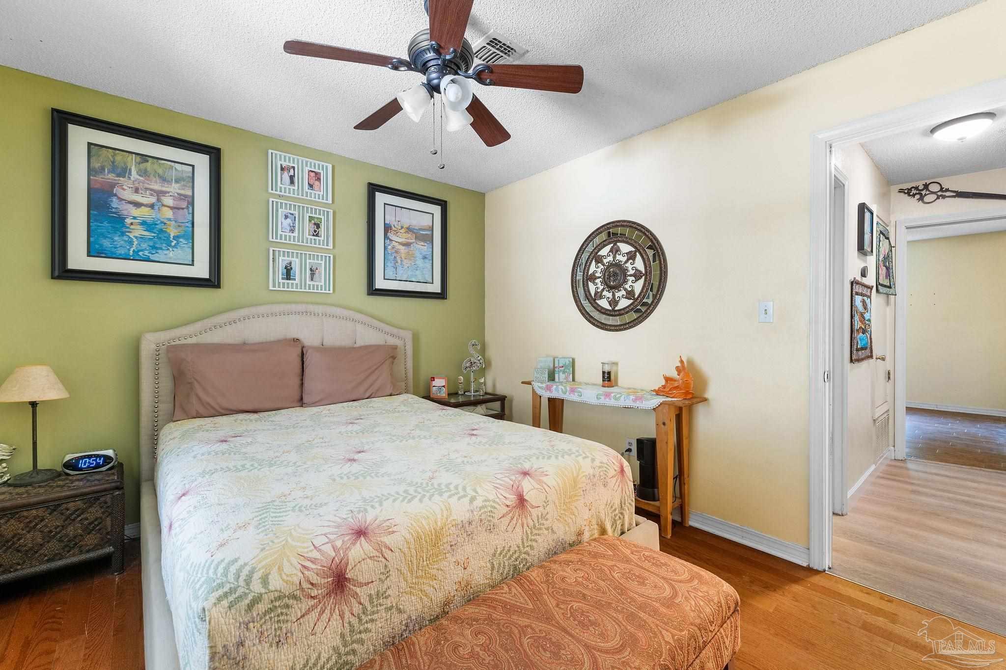 1305 Little Creek Cir