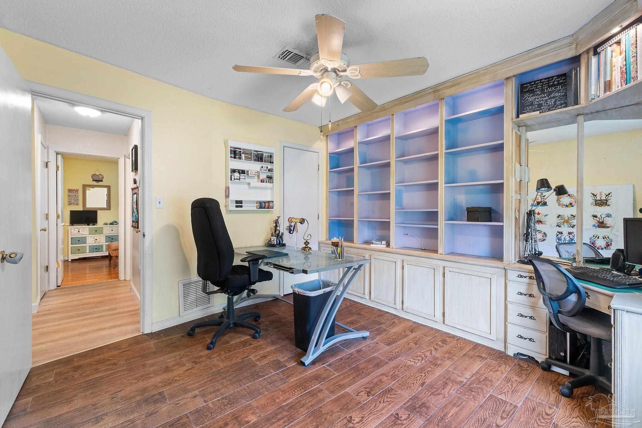 1305 Little Creek Cir
