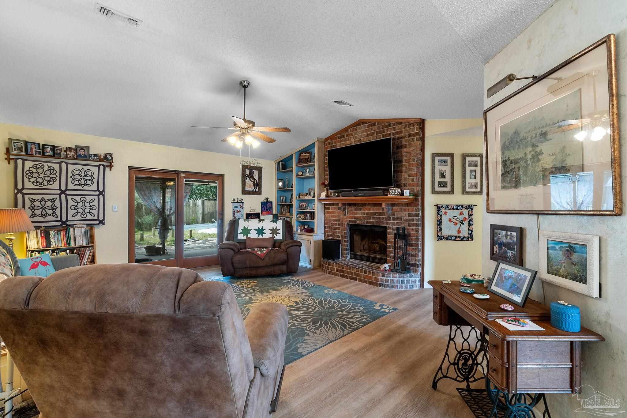 1305 Little Creek Cir