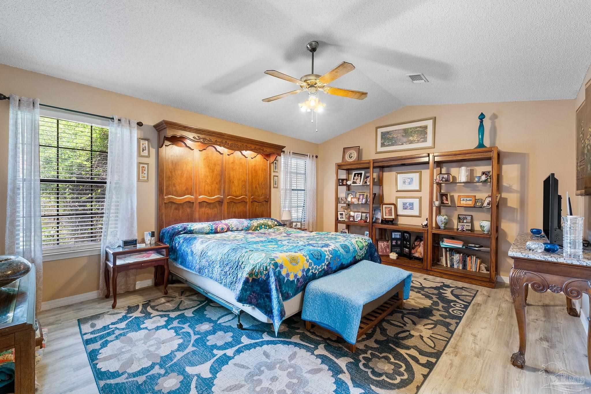 1305 Little Creek Cir