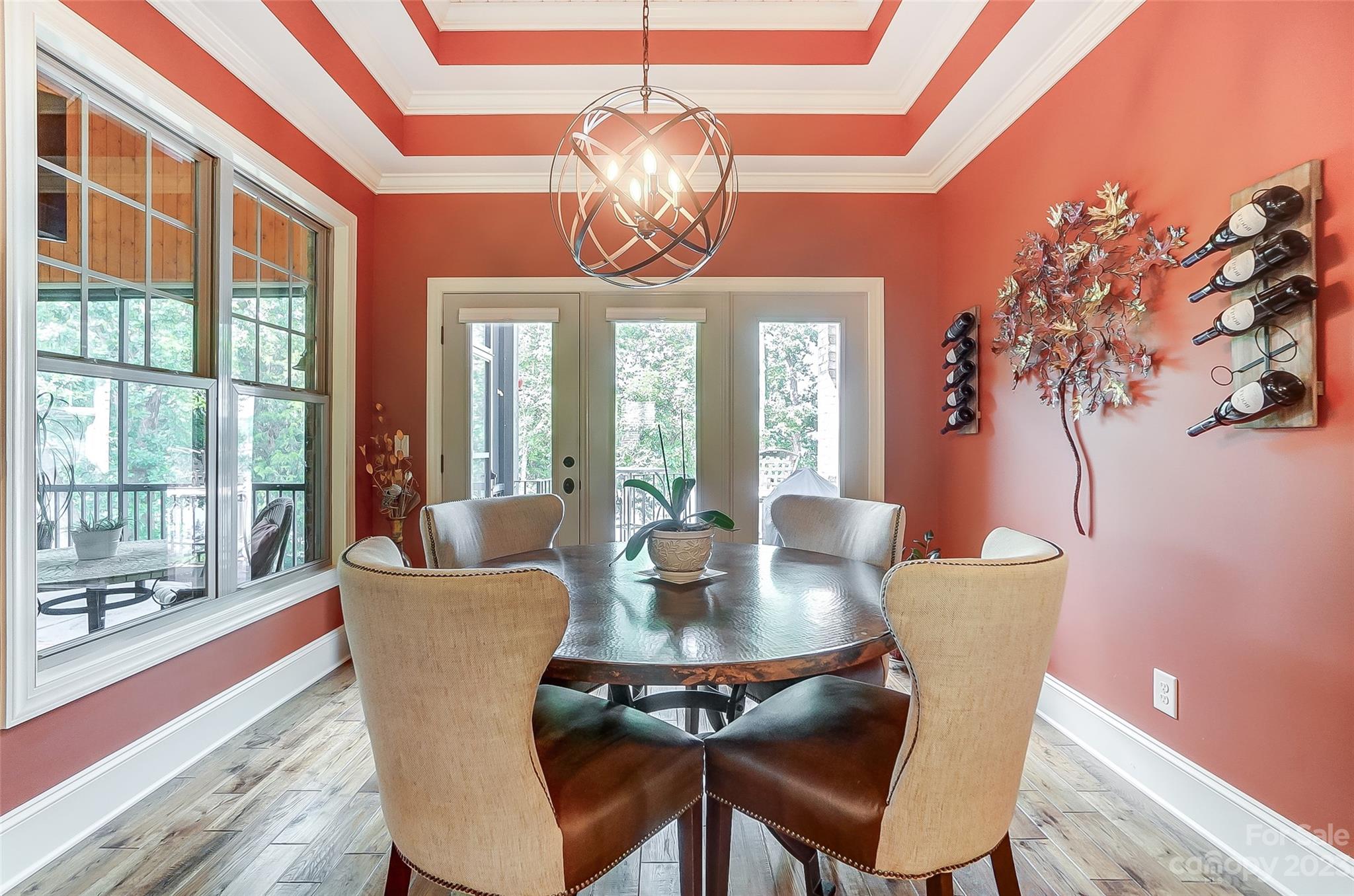 1009 Peninsula Drive