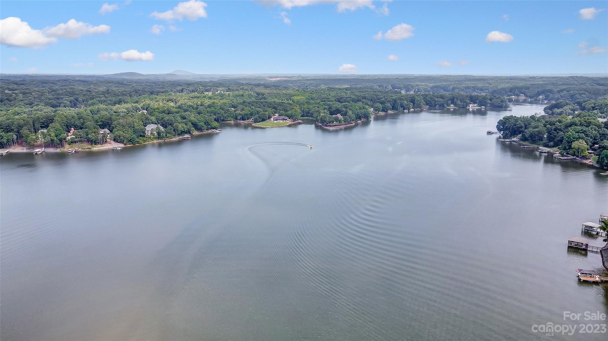 1009 Peninsula Drive