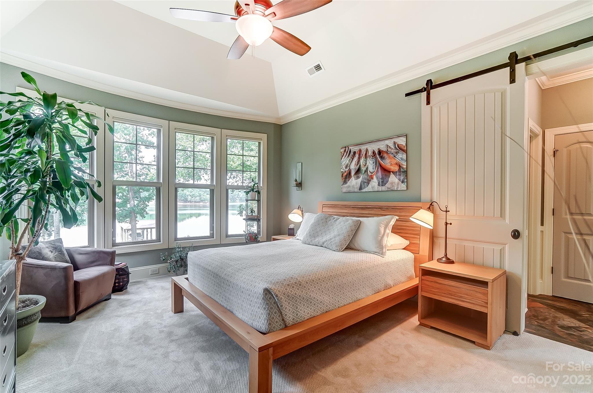 1009 Peninsula Drive