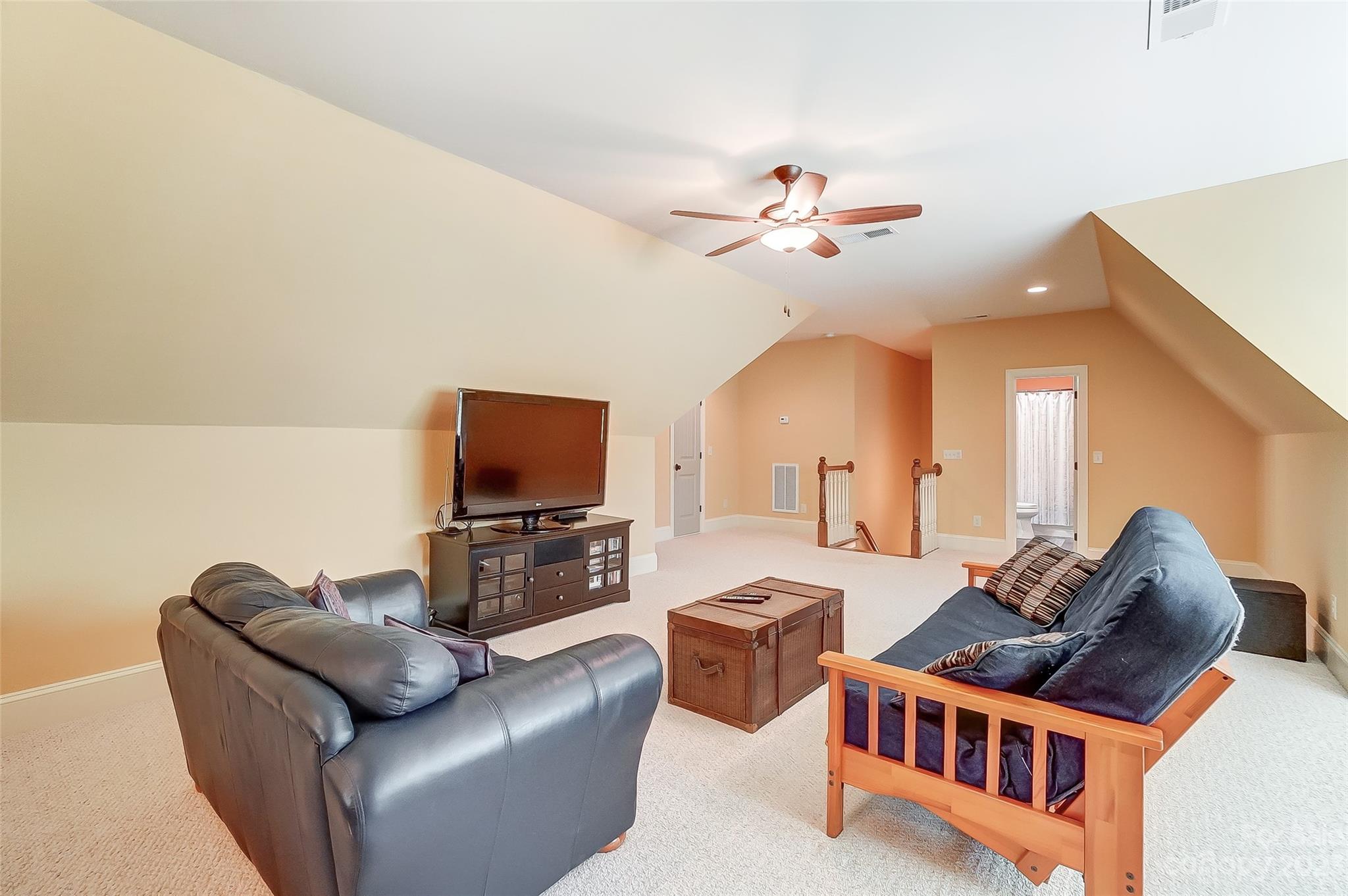 1009 Peninsula Drive