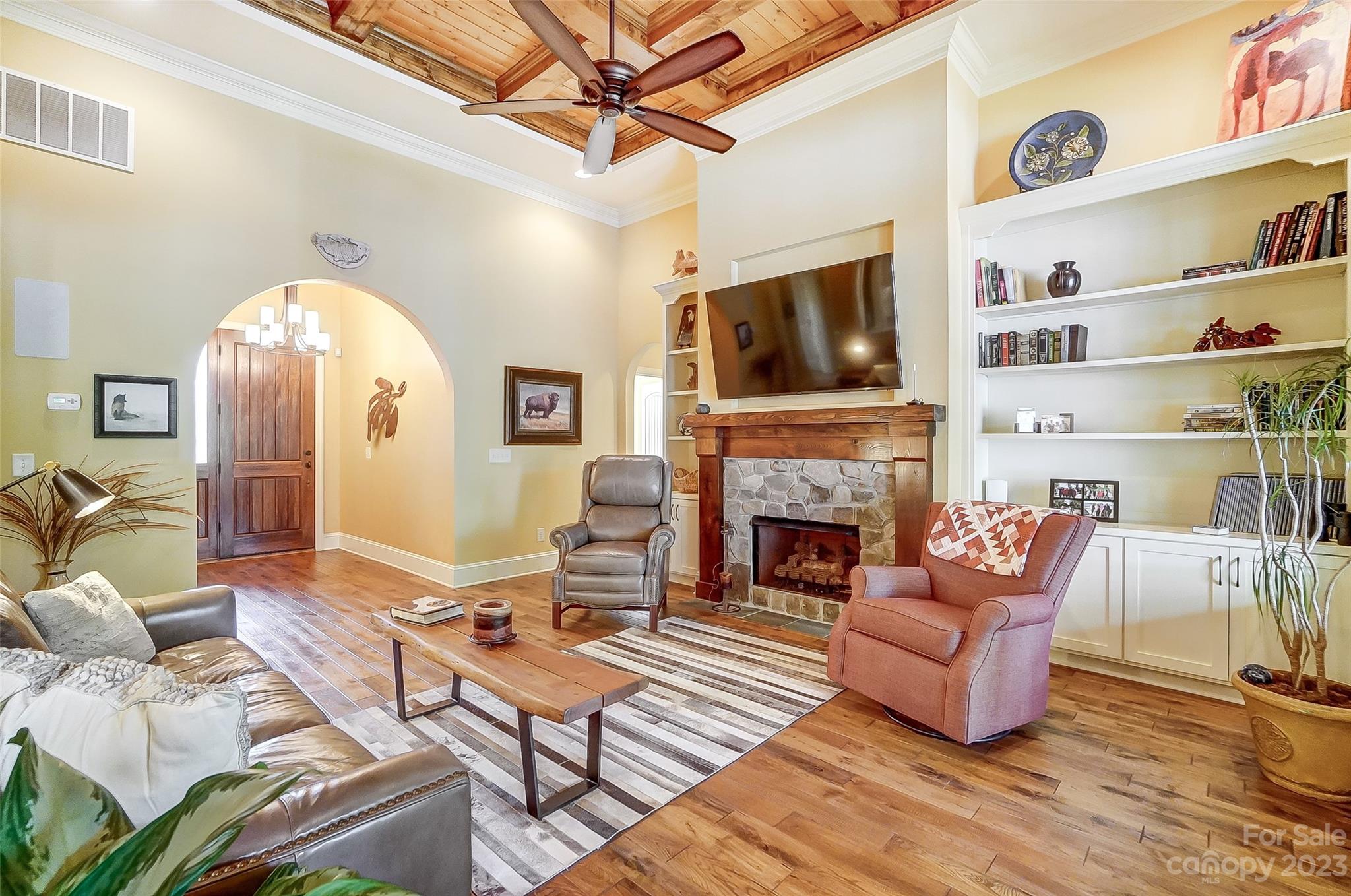 1009 Peninsula Drive