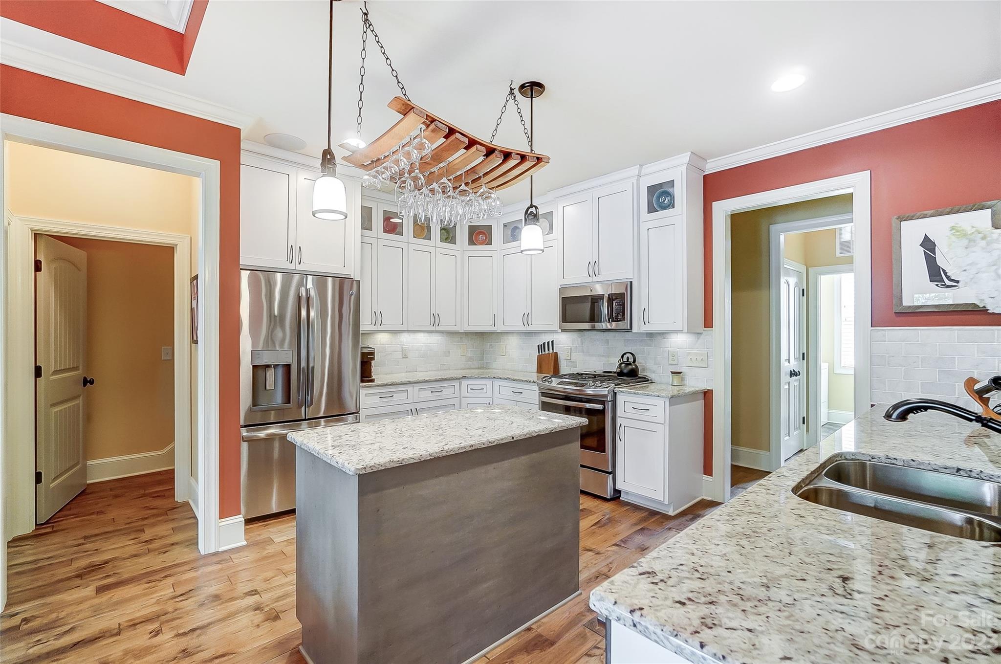 1009 Peninsula Drive