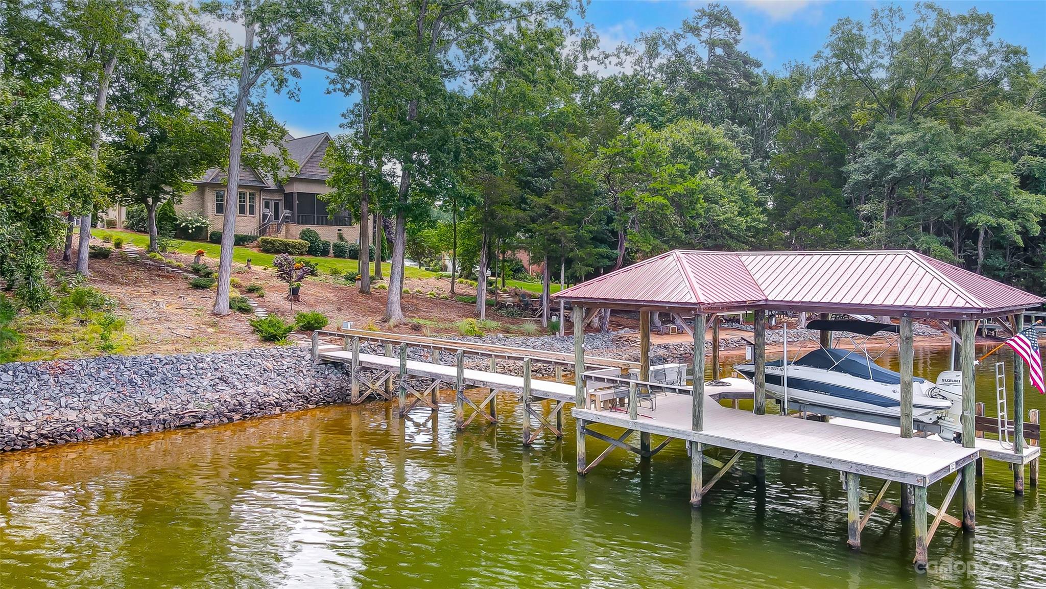 1009 Peninsula Drive