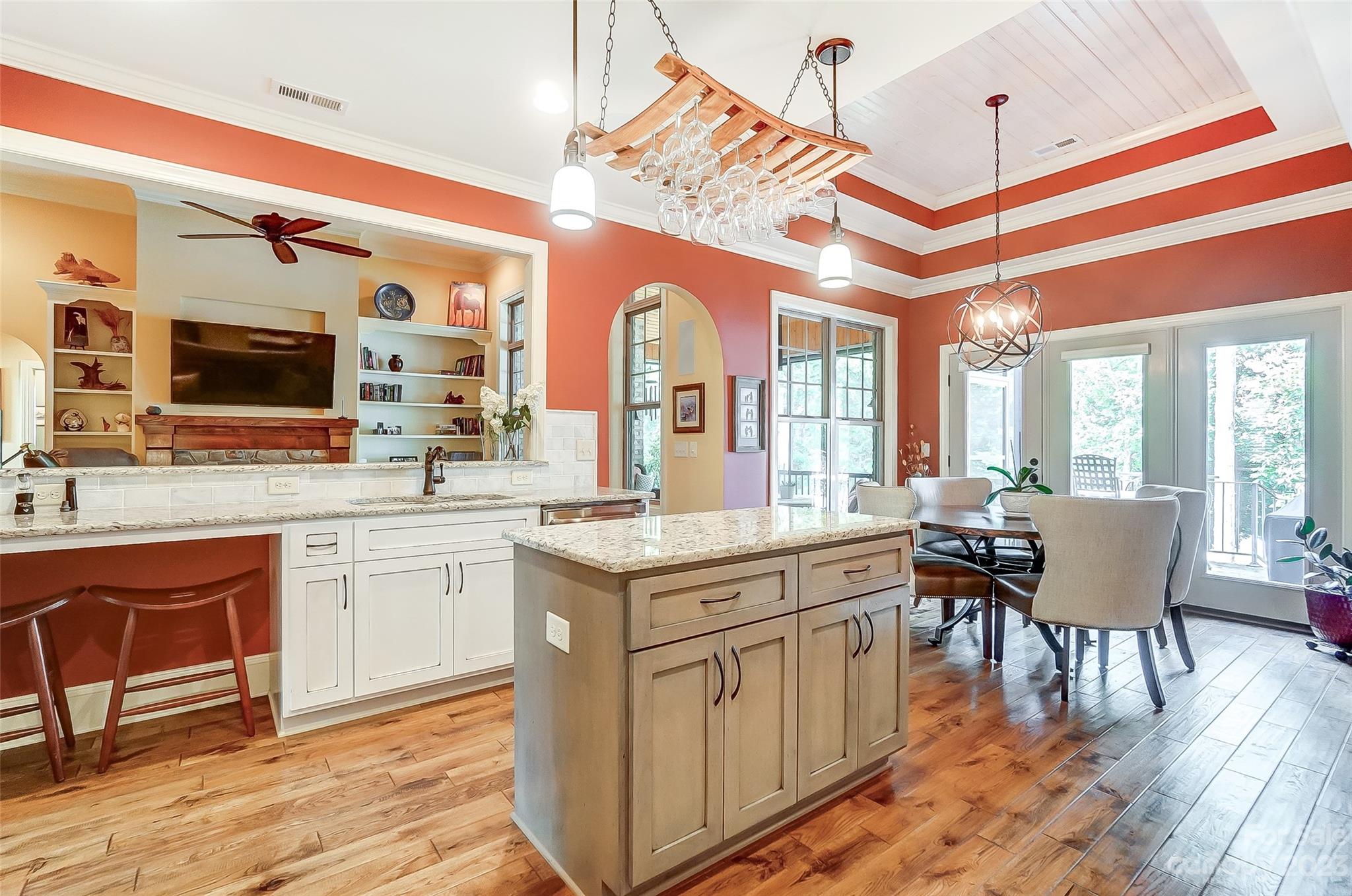 1009 Peninsula Drive