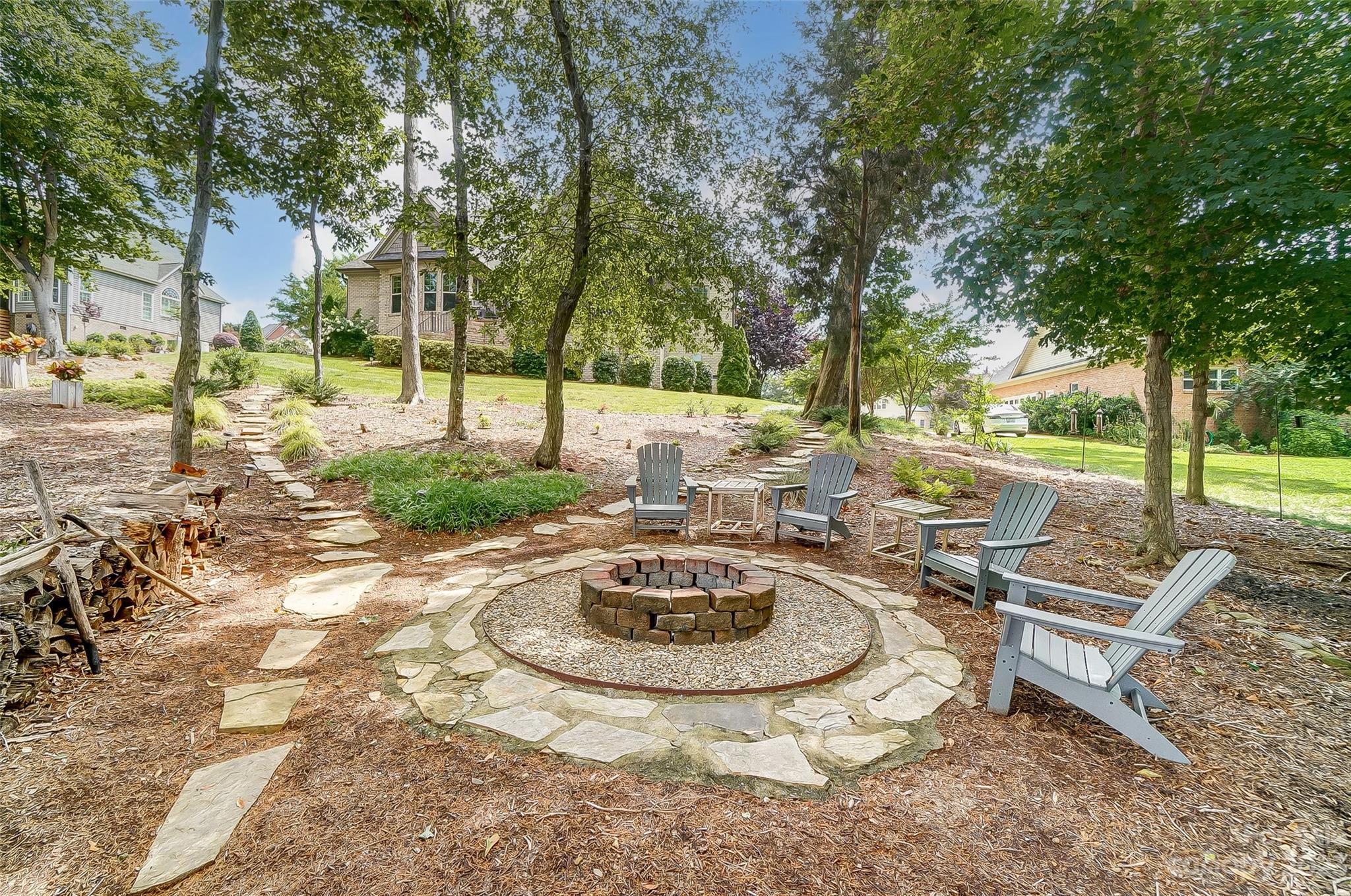 1009 Peninsula Drive