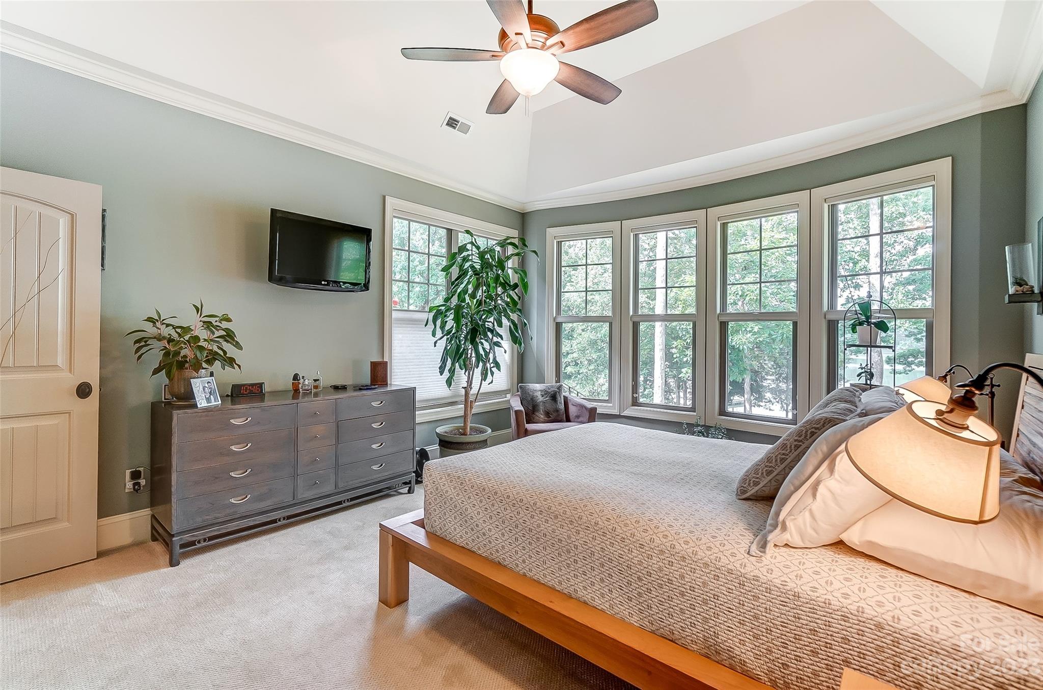 1009 Peninsula Drive