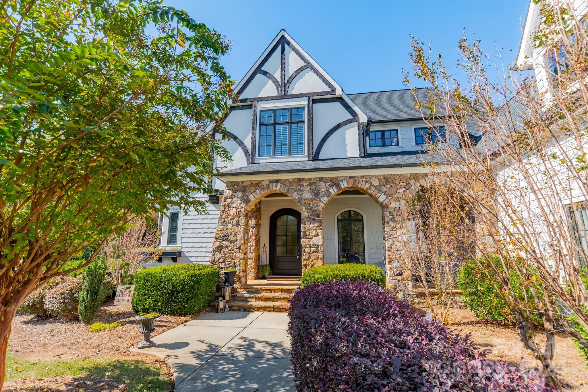 109 Deacons Pond Court