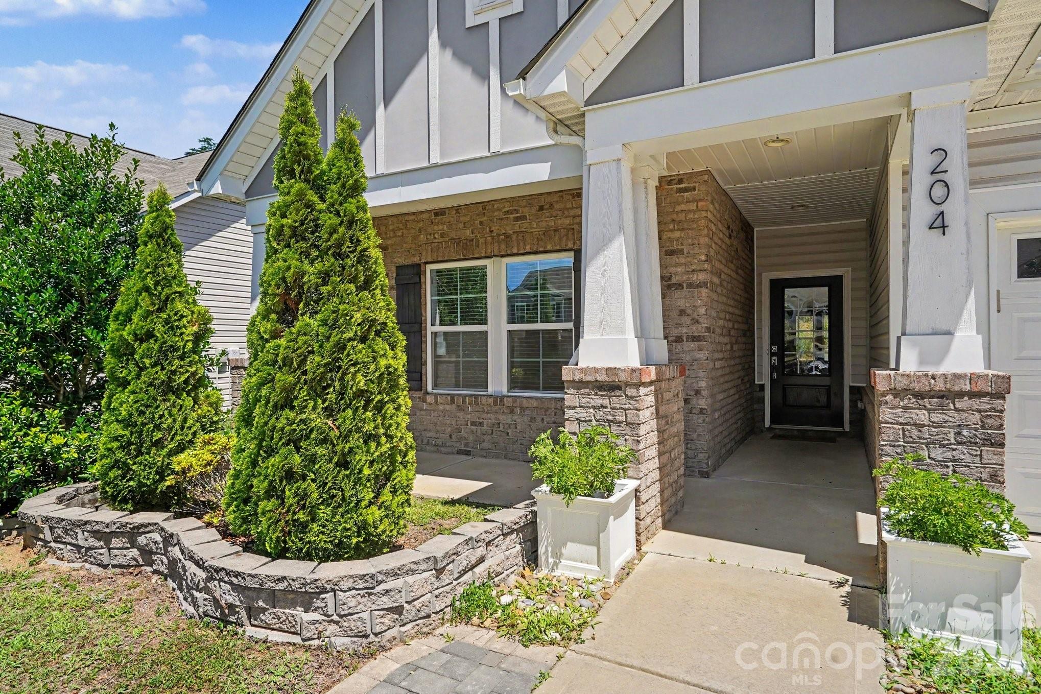 204 Paradise Hills Circle
