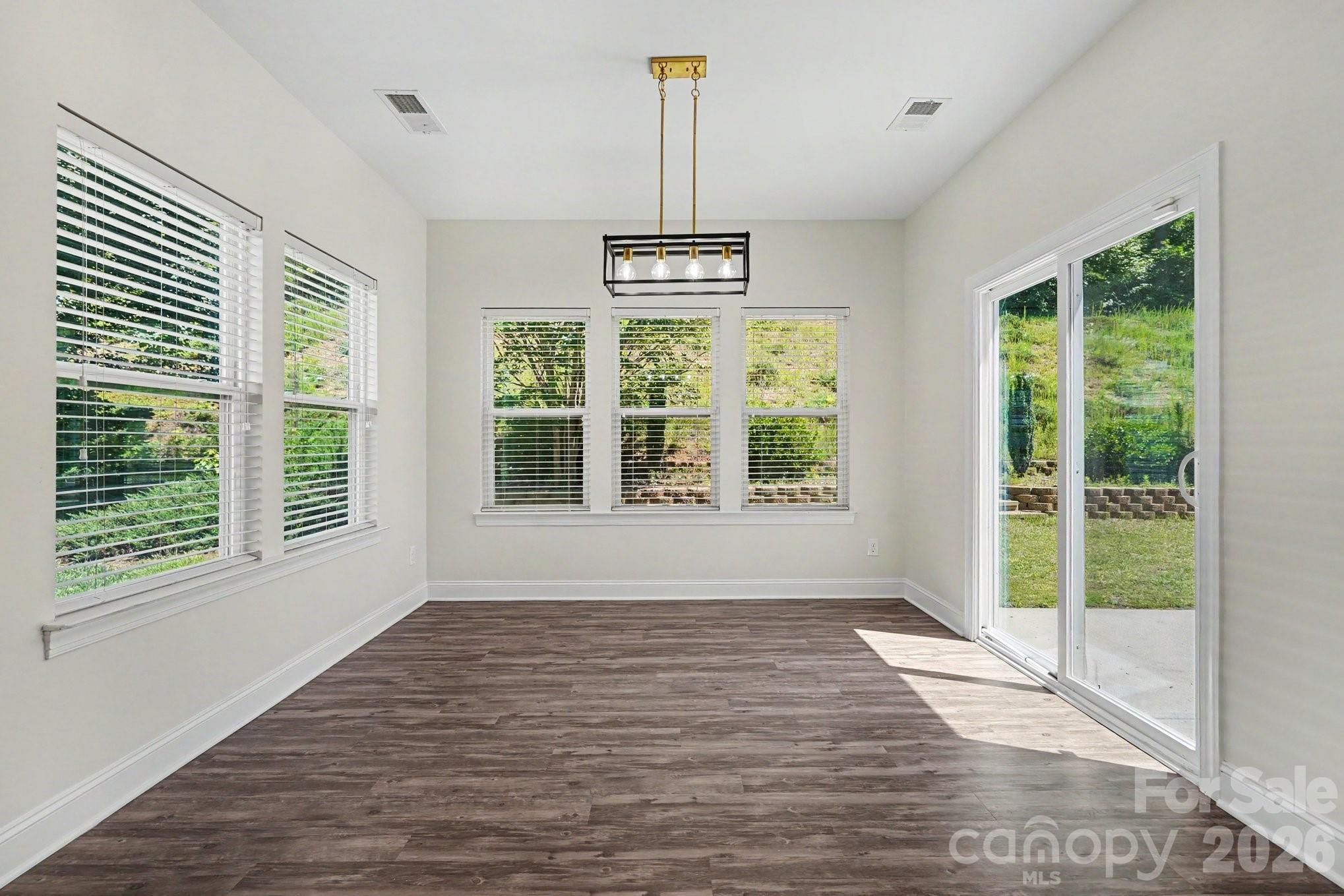 204 Paradise Hills Circle