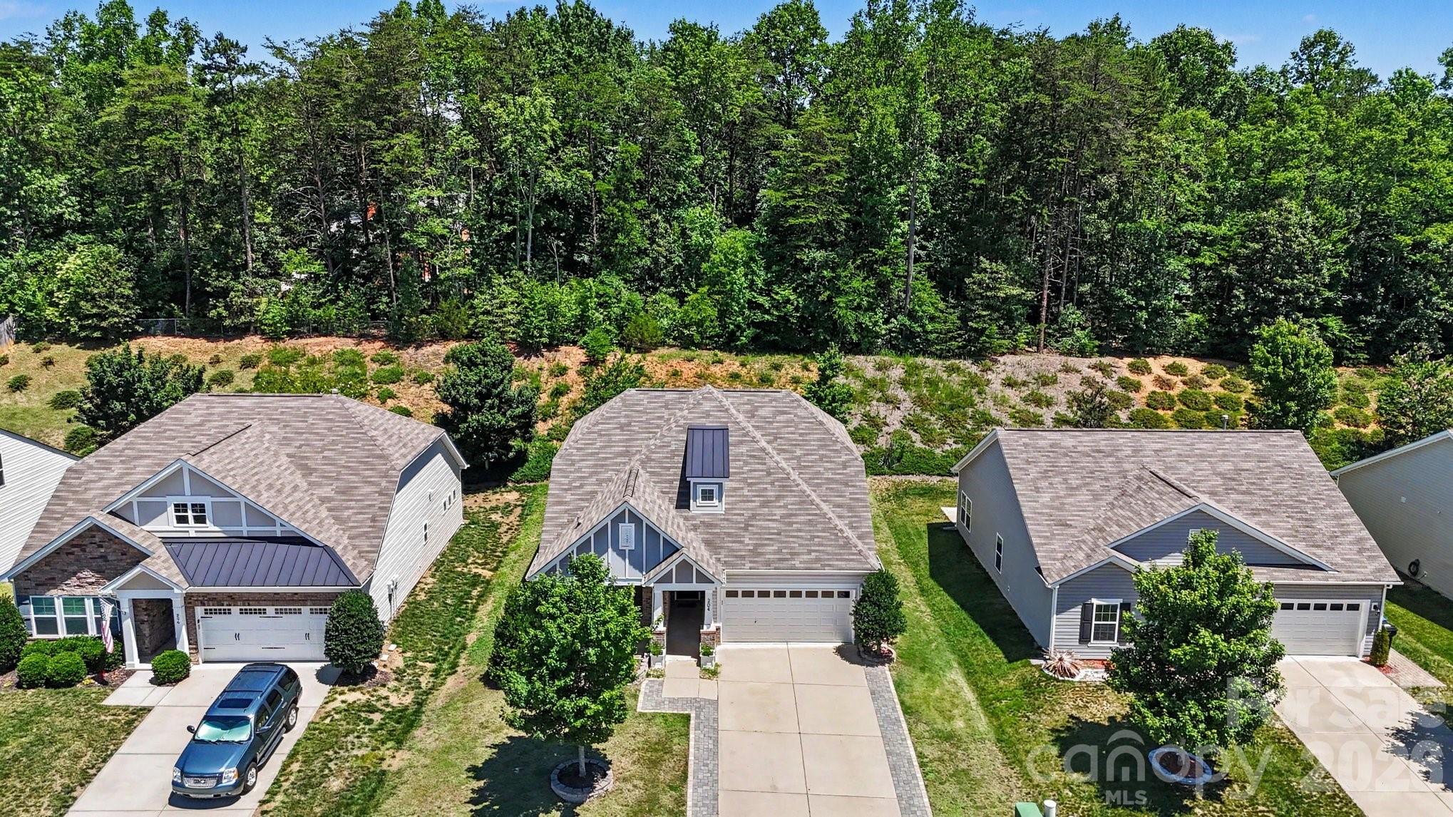 204 Paradise Hills Circle