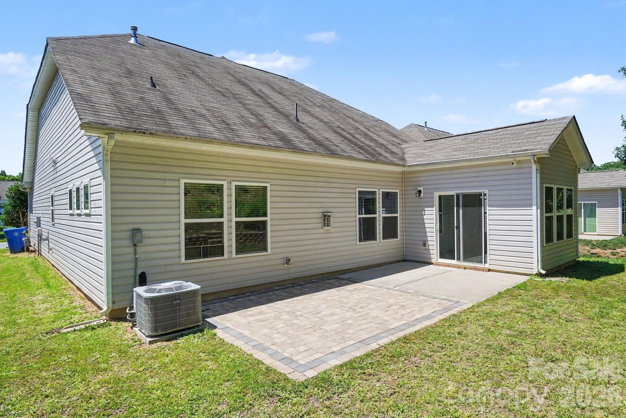 204 Paradise Hills Circle