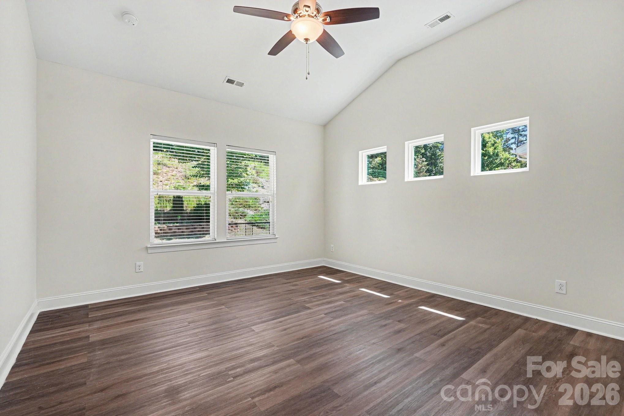 204 Paradise Hills Circle