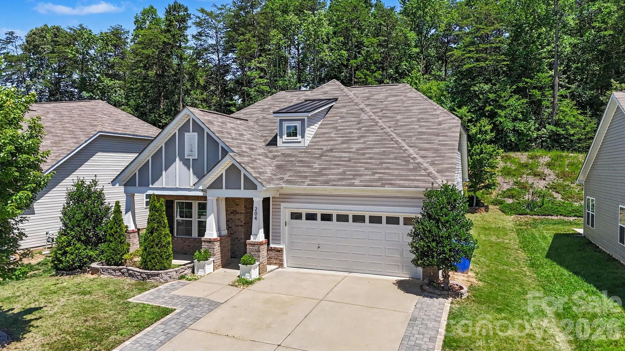204 Paradise Hills Circle