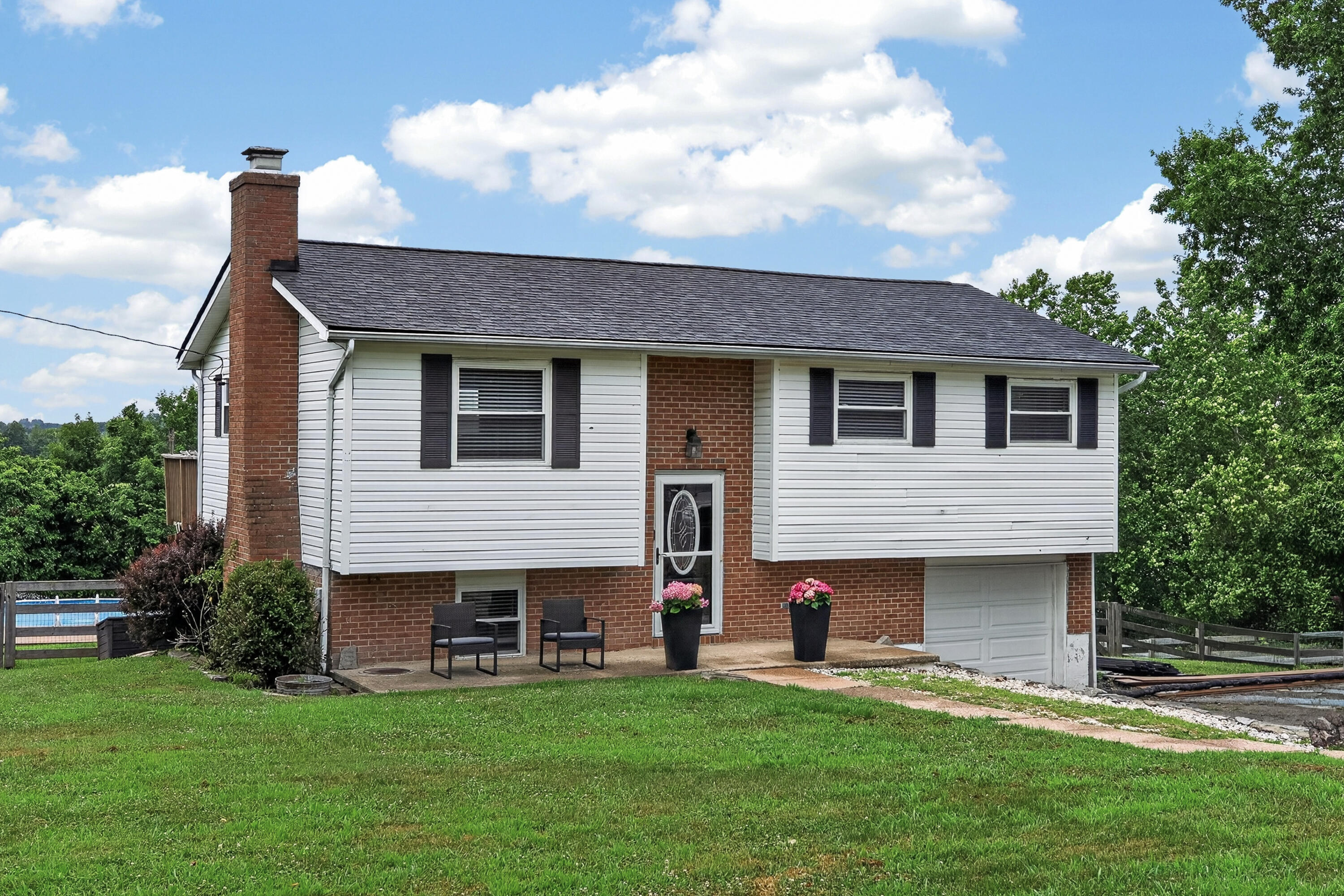 1872 Bird Road
