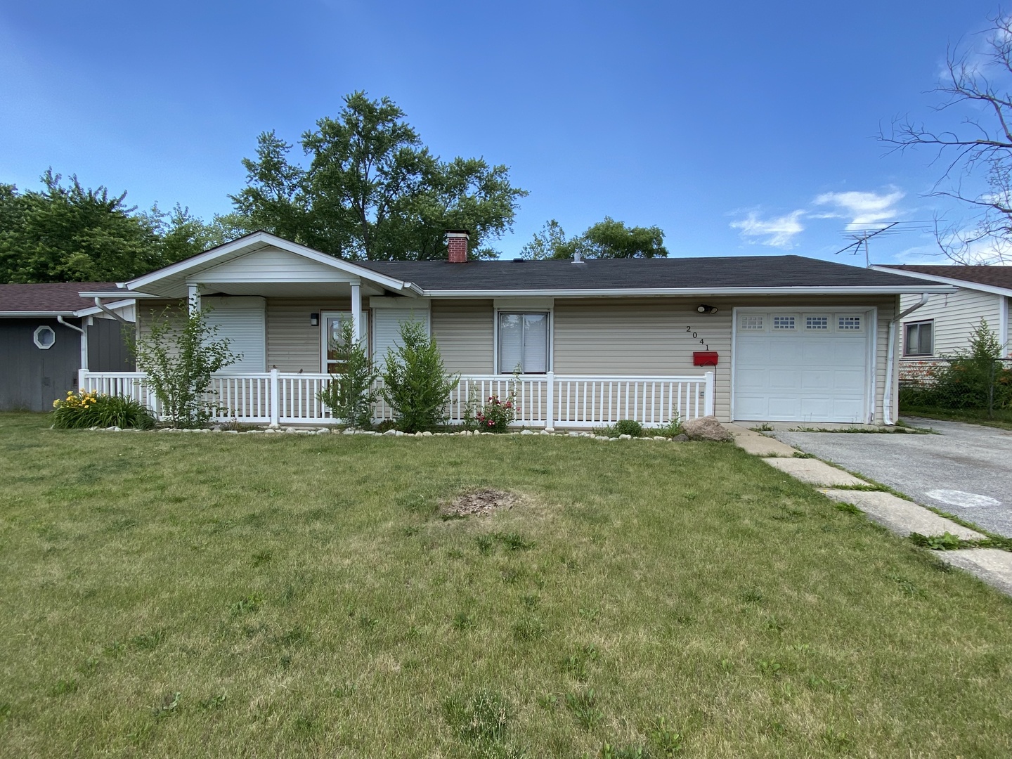 2041 E Sauk Trail