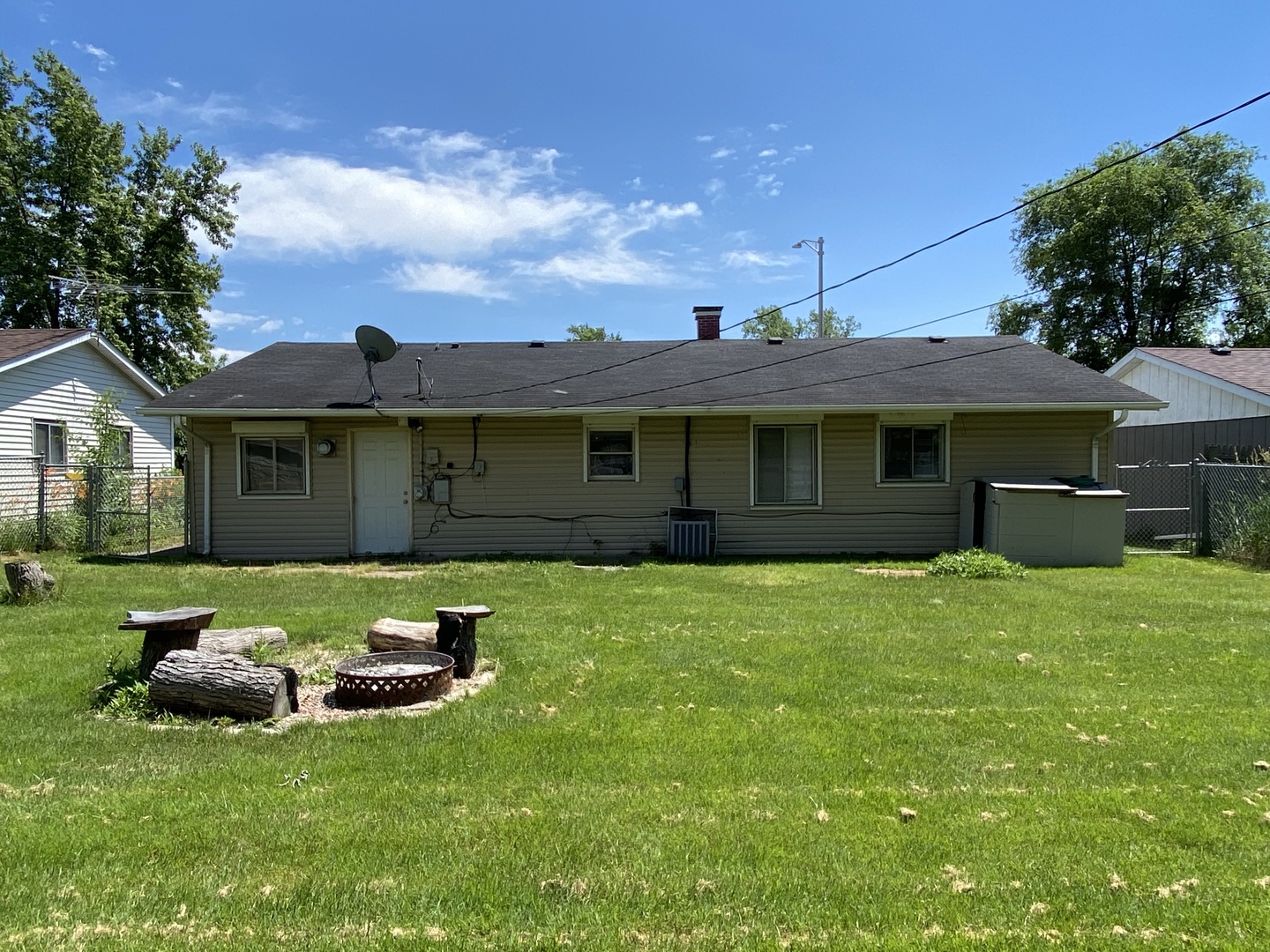 2041 E Sauk Trail
