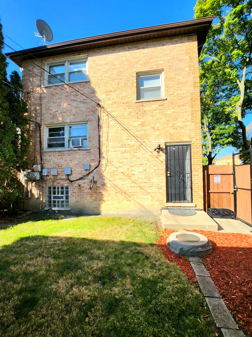 7201 S Fairfield Avenue Unit: G