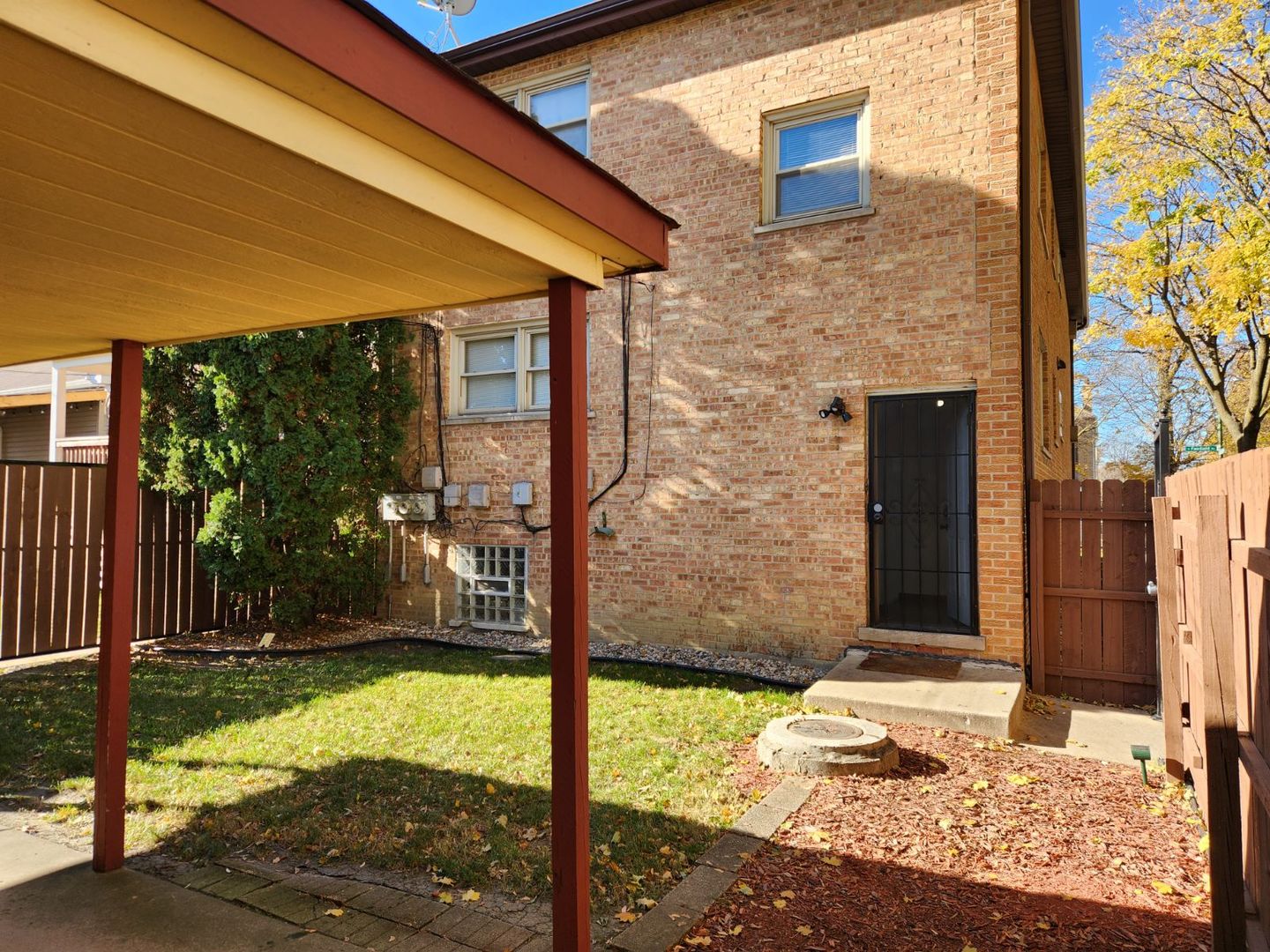7201 S Fairfield Avenue Unit: 1