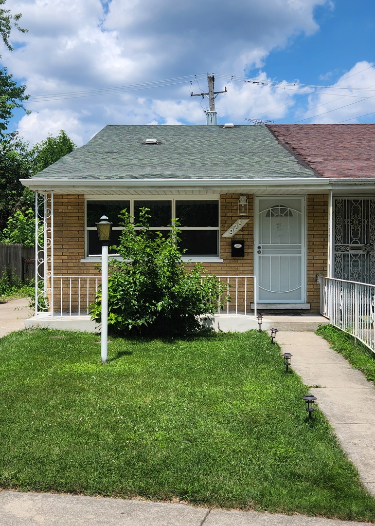 928 W 115th Place