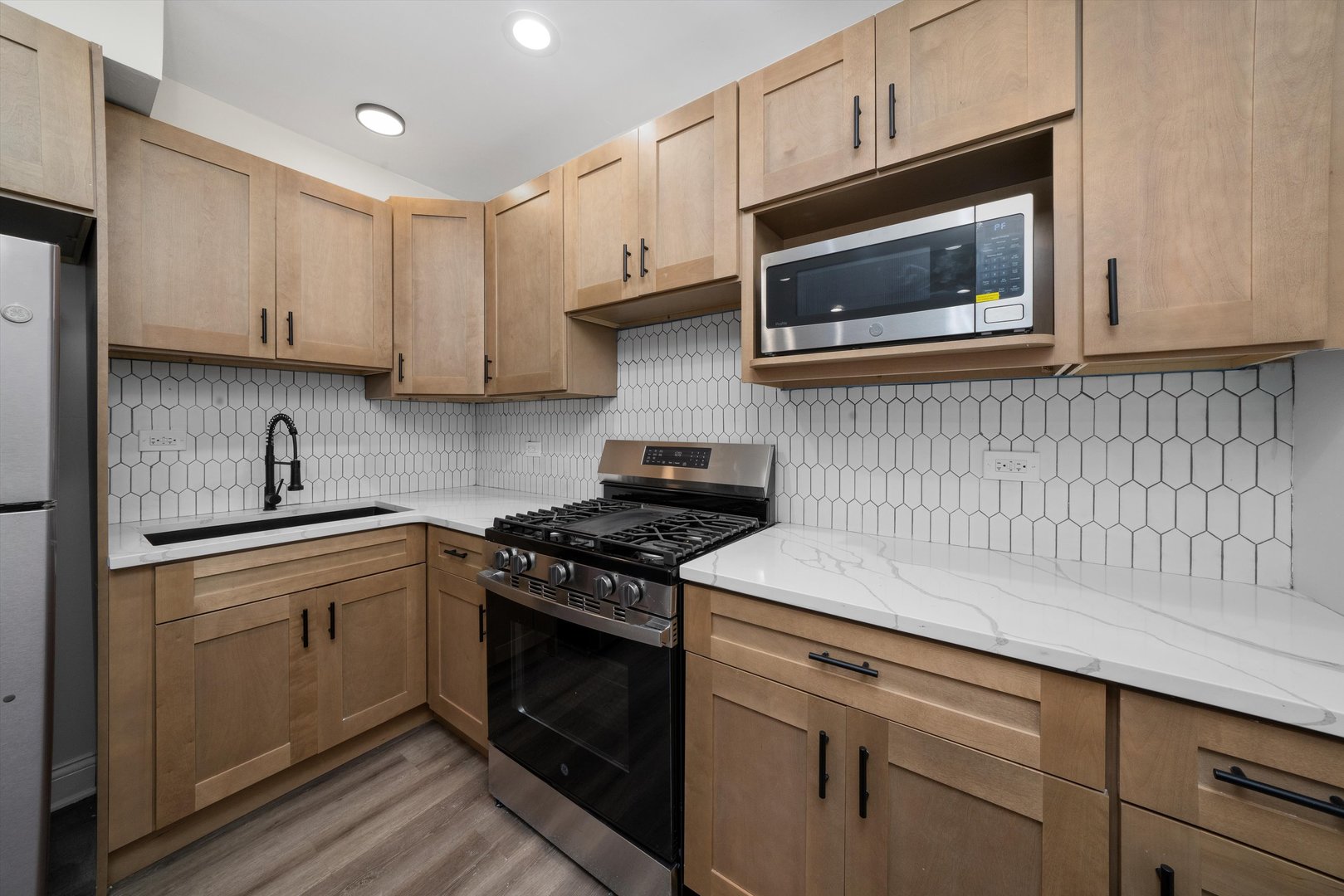 6604 S Langley Avenue