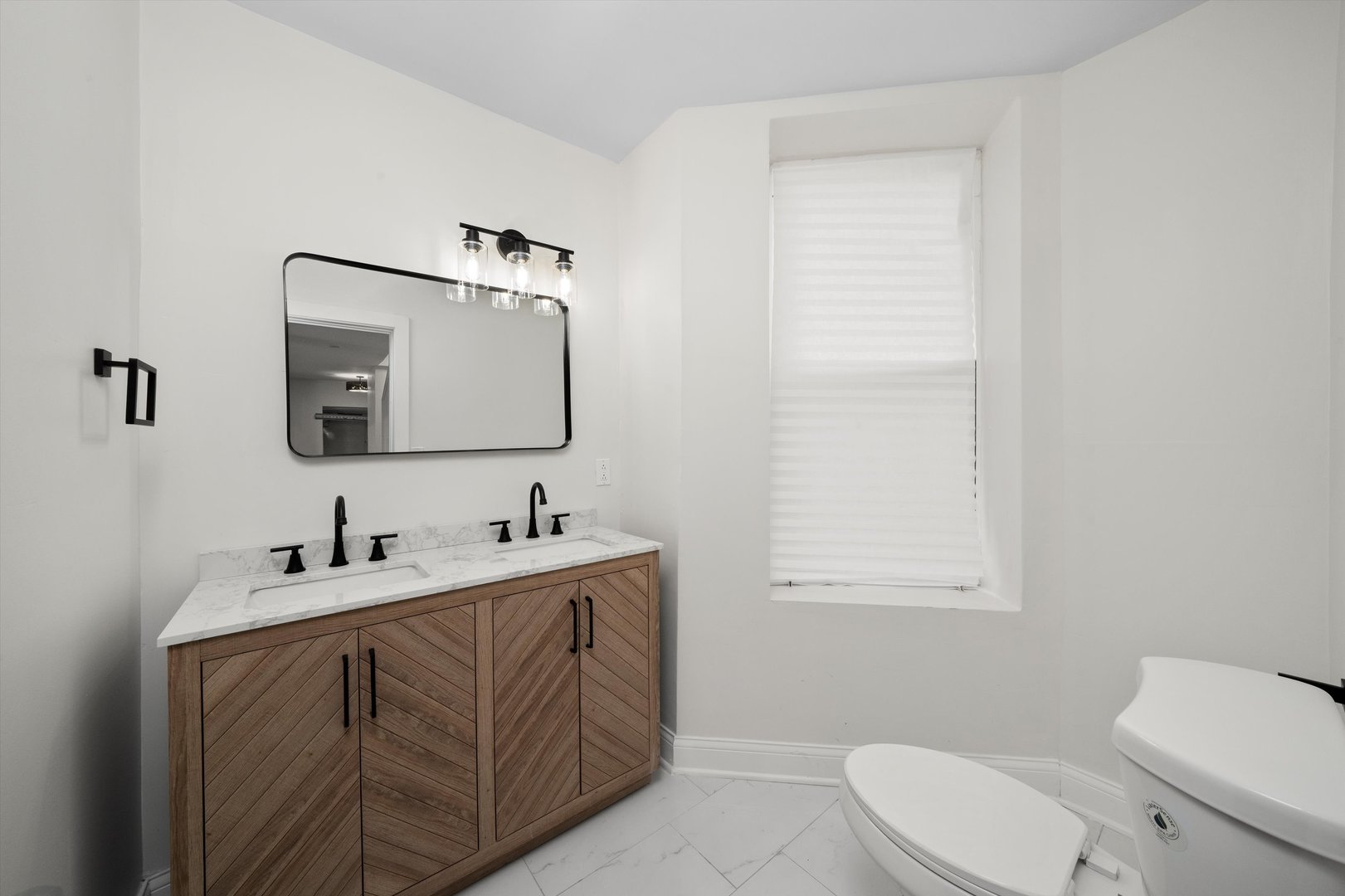 6604 S Langley Avenue