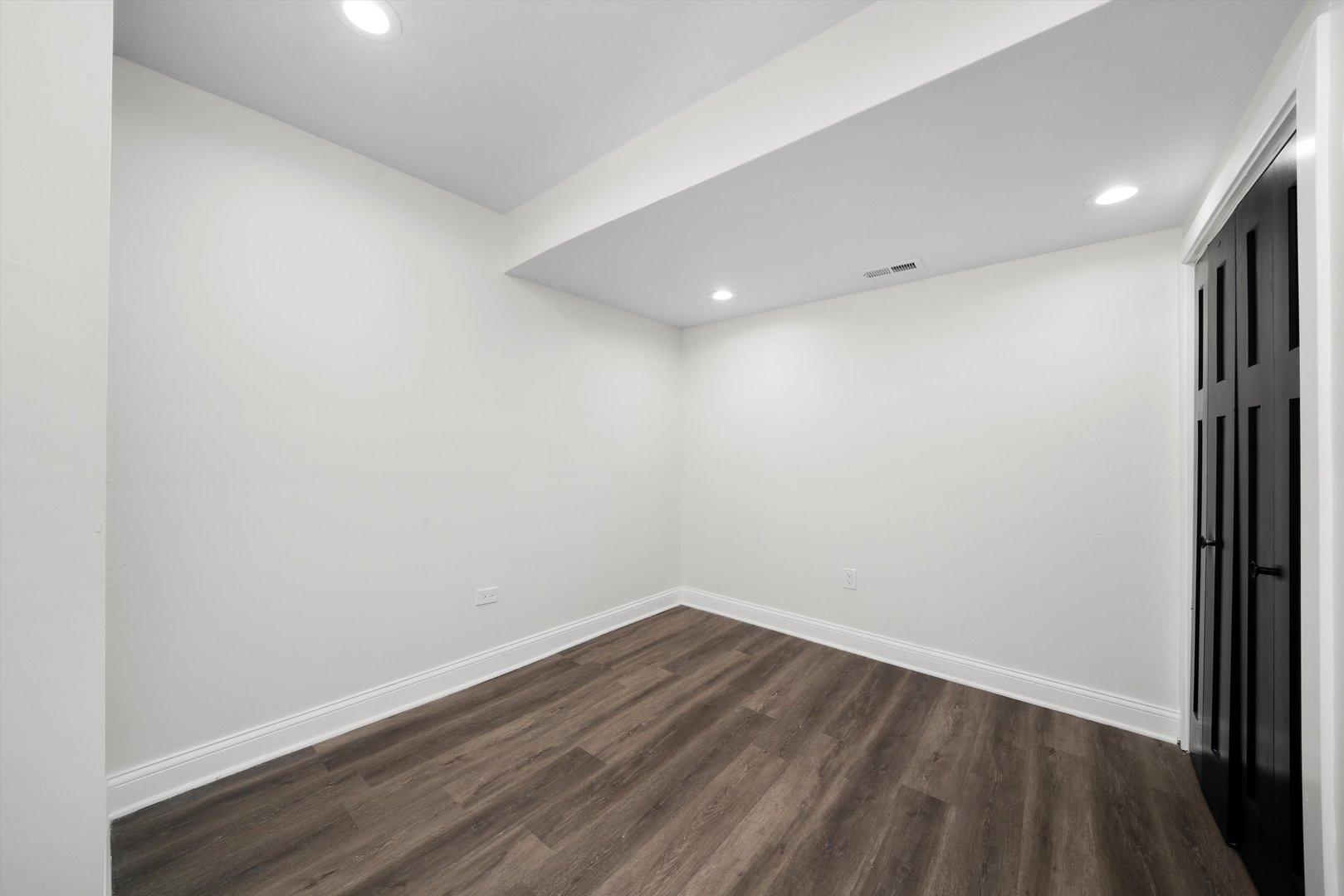 6604 S Langley Avenue